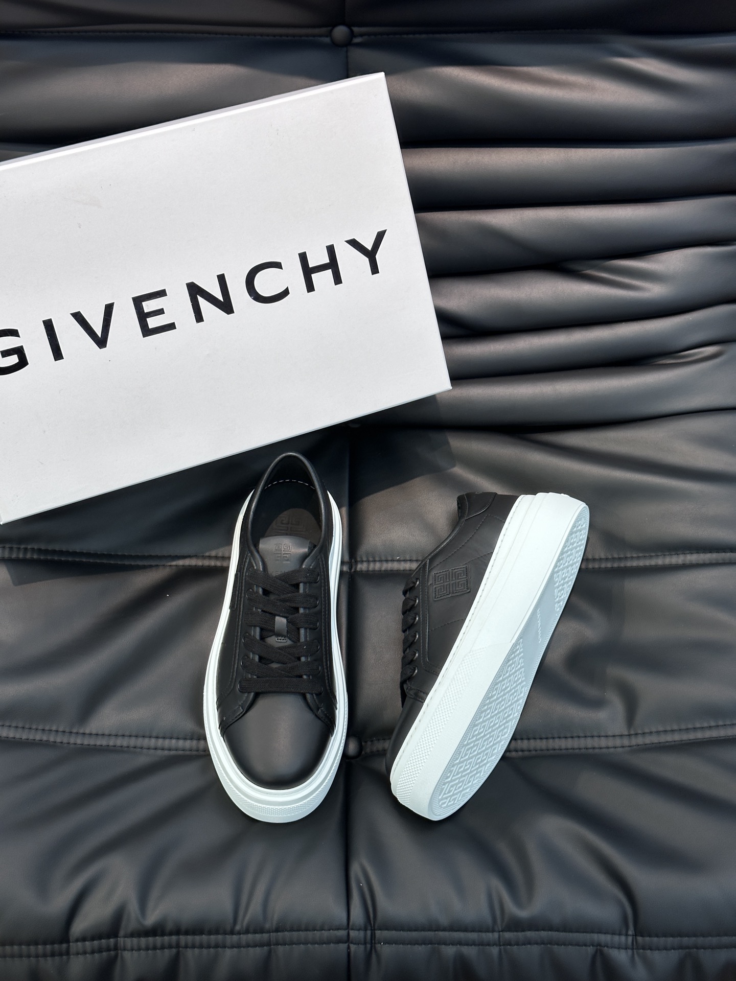 지방시 Givenchy 스니커즈