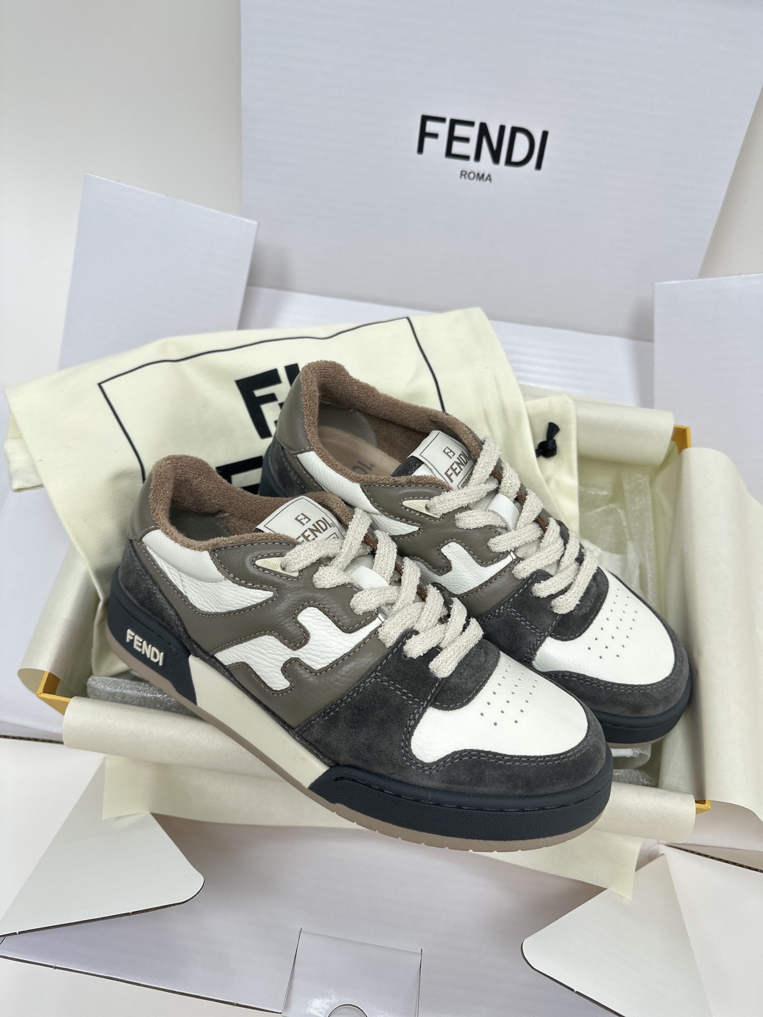 펜디 FENDI 스니커즈