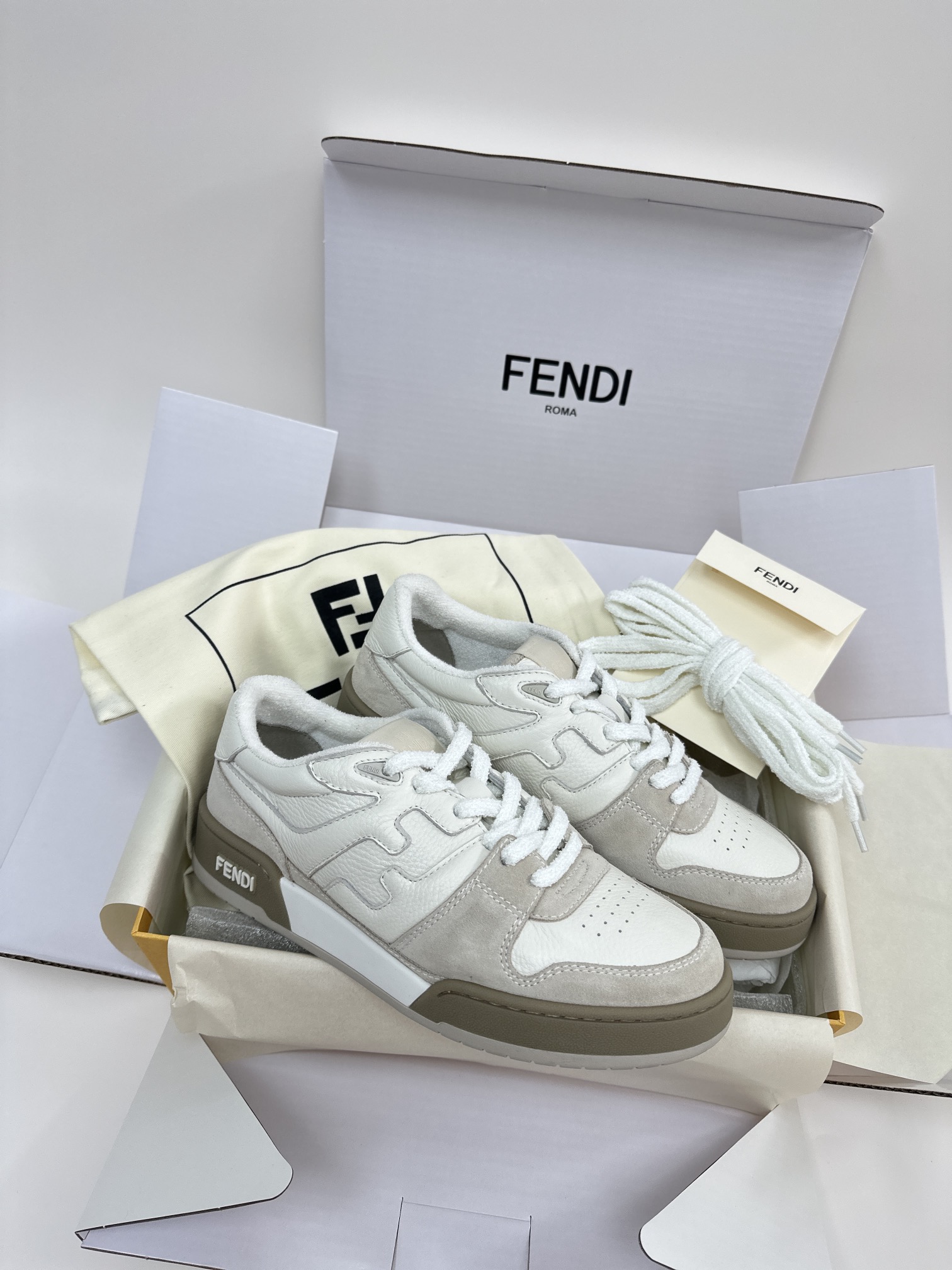 펜디 FENDI 스니커즈