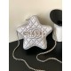 샤넬 CHANEL S4579 24C 스타 핸드백 메탈릭 램스킨 & 골드 메탈 실버 22.5CM