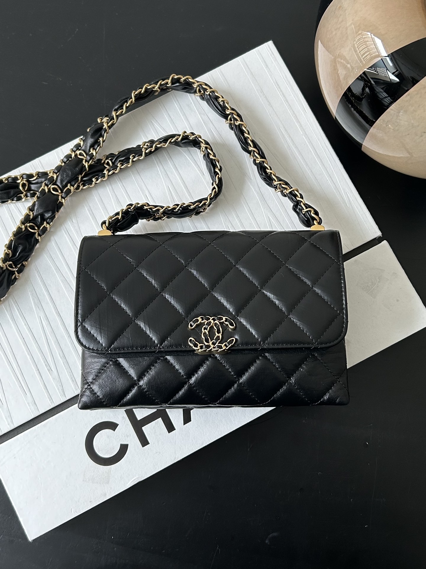 샤넬 CHANEL AP3572 23K 크로스 백 18CM