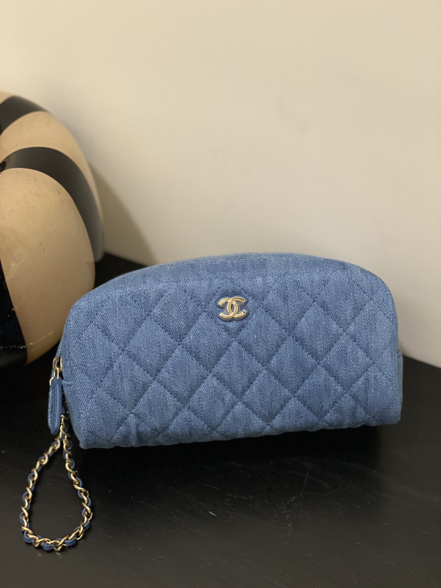 샤넬 CHANEL AP3743 24C 클러치 18CM