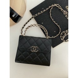 샤넬 CHANEL AP3237 23P 체인 달린 미니백  & 골드 메탈 블랙 11.5CM