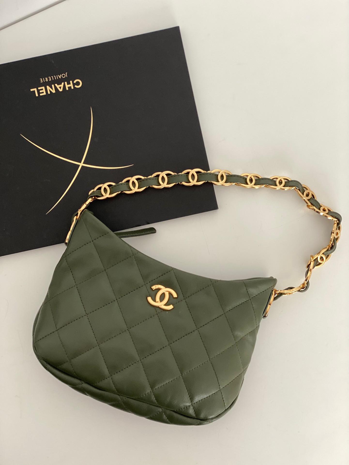 샤넬 CHANEL AS3562 22K Hobo 호보 핸드백 램스킨 & 골드 메탈  24CM