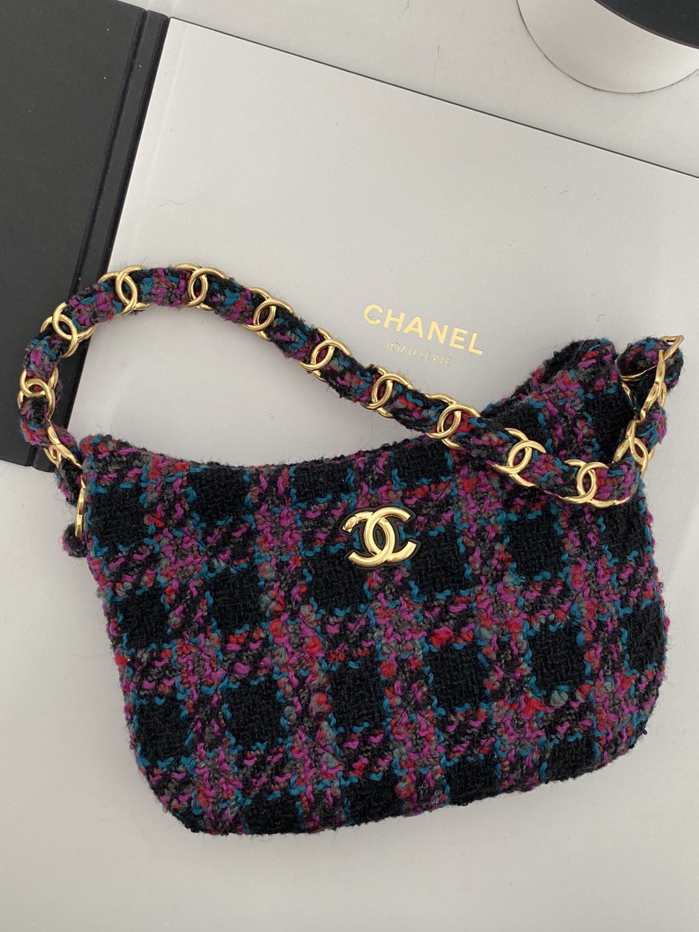 샤넬 CHANEL AS3562 22K Hobo 호보 핸드백  & 골드 메탈  24CM