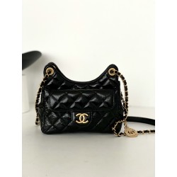 샤넬 CHANEL AS3710 23P 스몰 호보백 샤이니 크럼플드 카프스킨 & 골드 메탈 블랙 17CM