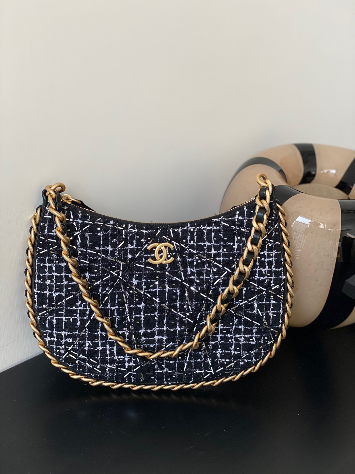 샤넬 CHANEL AS4378 23B 숄더백  & 골드 코랄 23.5CM