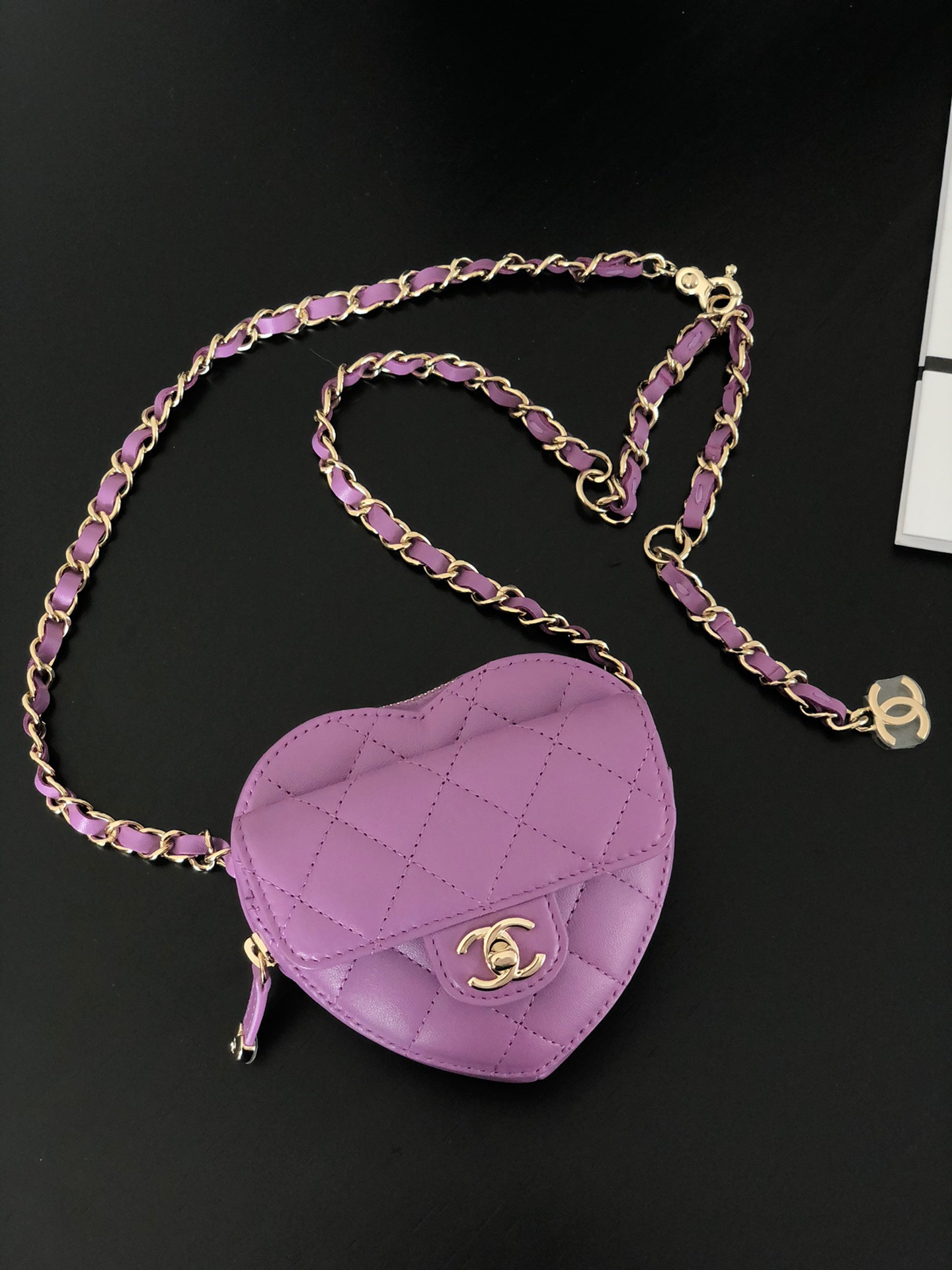 샤넬 CHANEL AP2786 22SS 하트 지퍼 암밴드 동전 지갑 & 골드 코랄 11CM