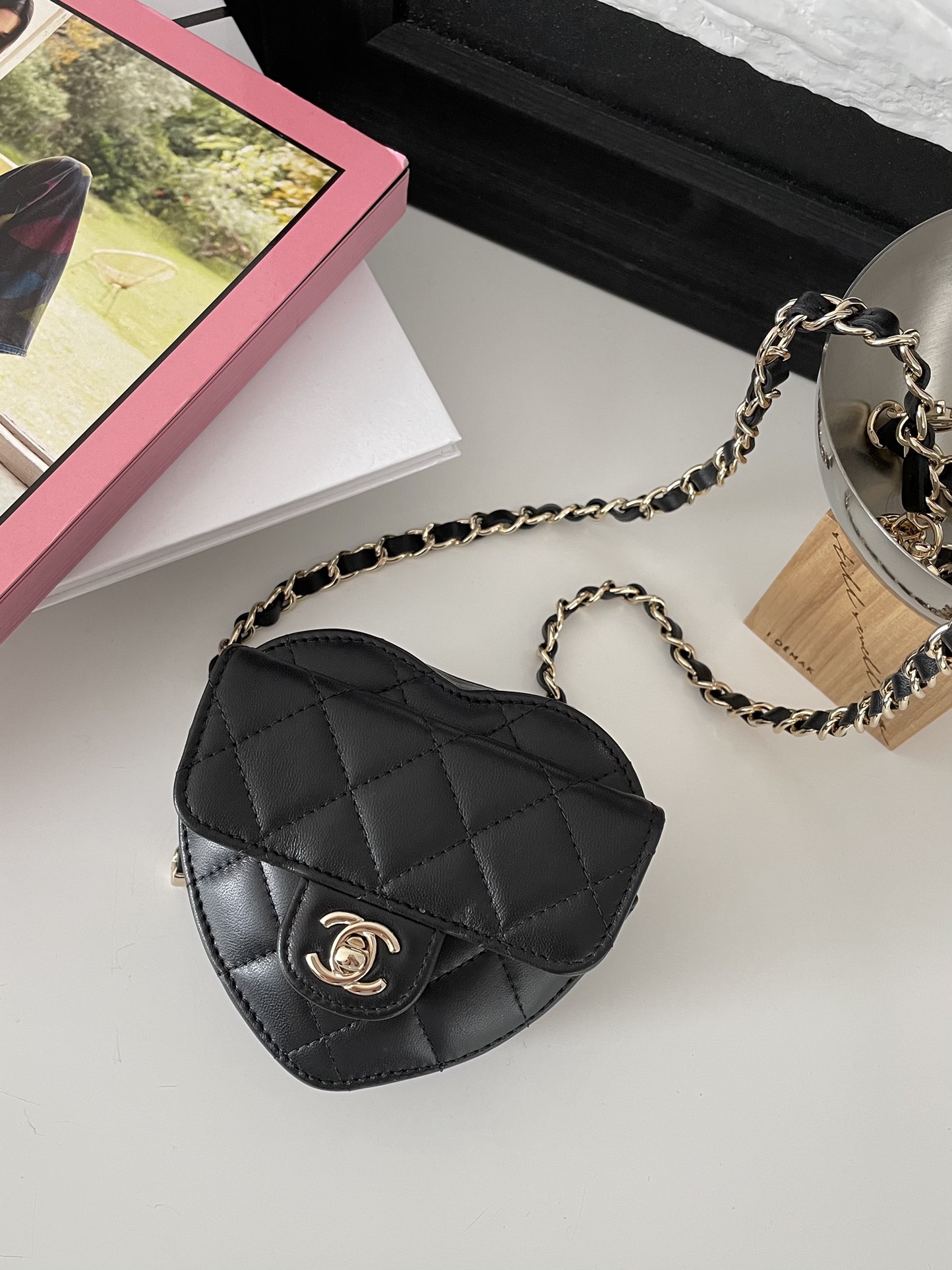 샤넬 CHANEL AP2786 22SS 하트 지퍼 암밴드 동전 지갑 & 골드 코랄 11CM