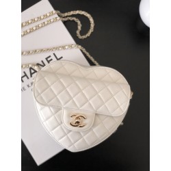 샤넬 CHANEL AS3191 22SS 하트백 램스킨 & 골드 코랄 16.5CM