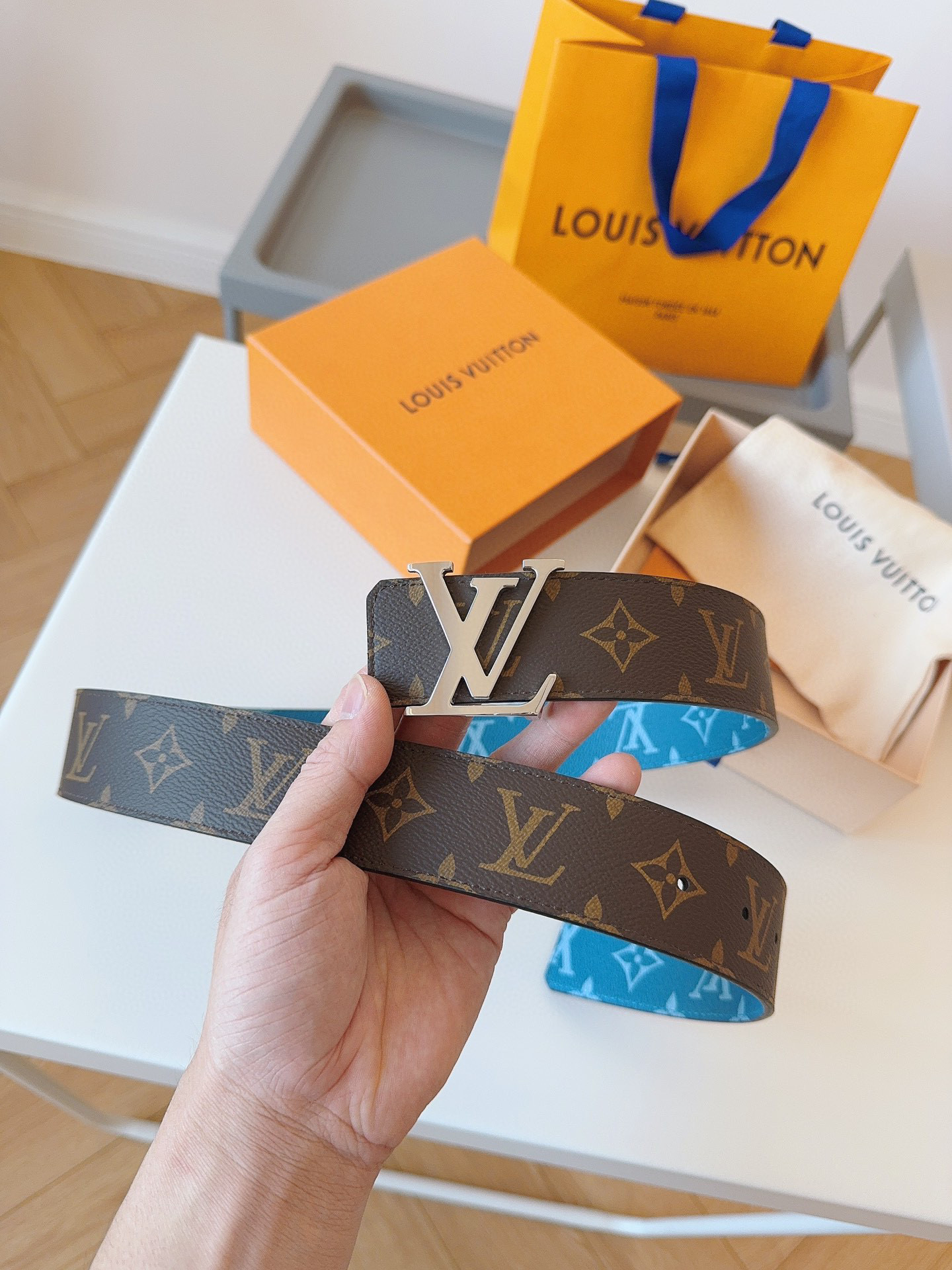 루이비통 Louis Vuitton 벨트 40mm