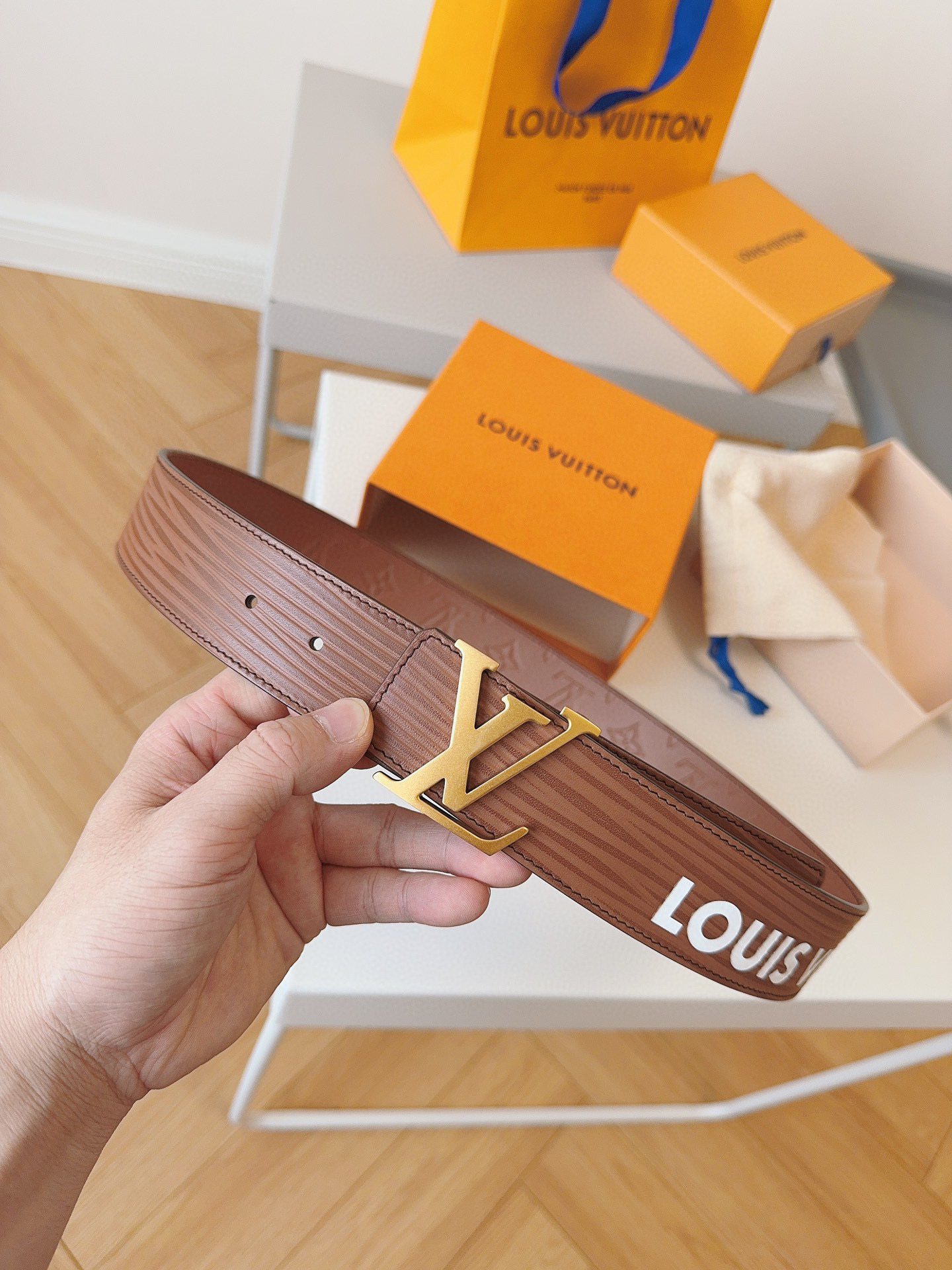 루이비통 Louis Vuitton 벨트 40mm