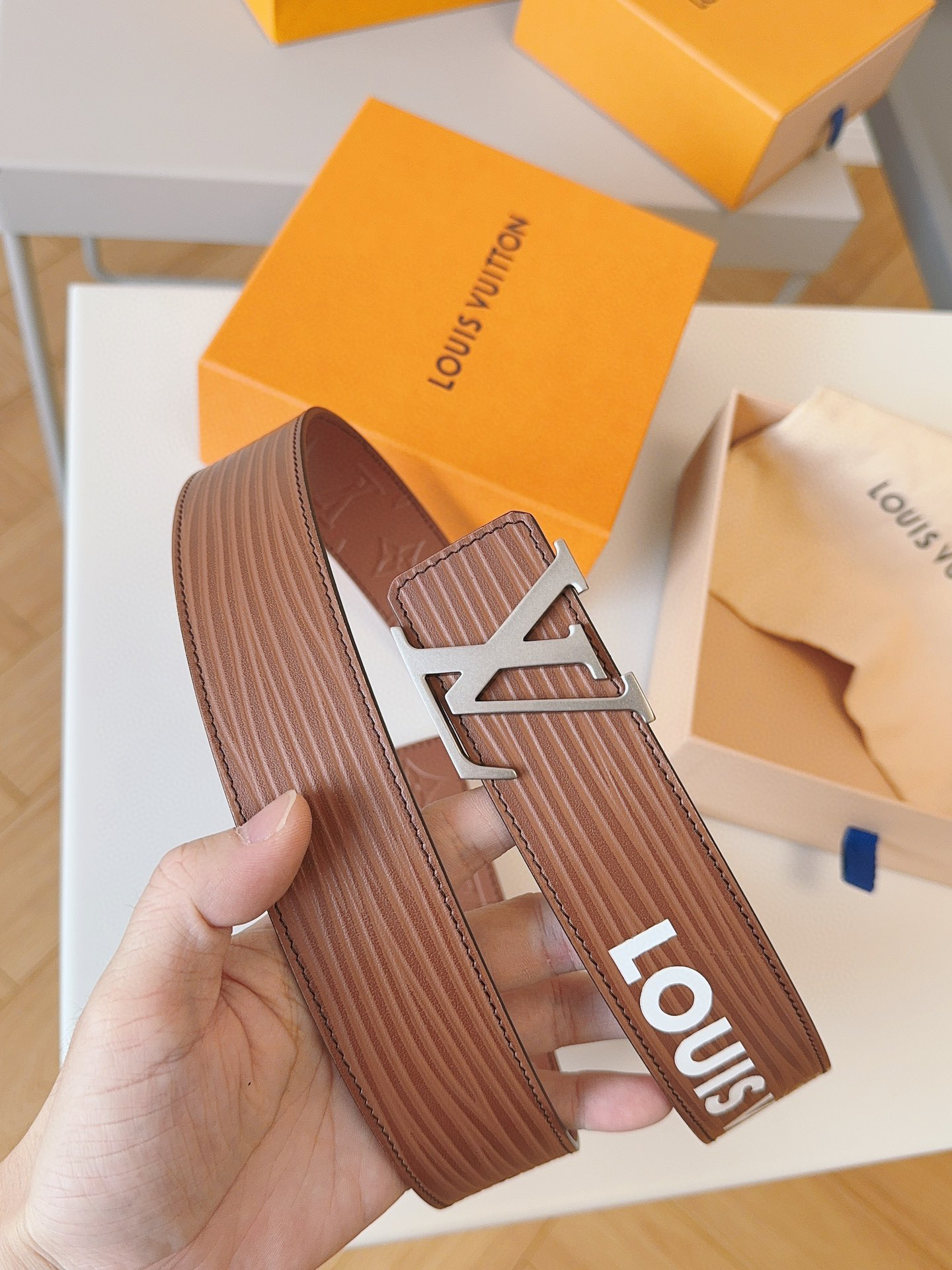 루이비통 Louis Vuitton 벨트 40mm