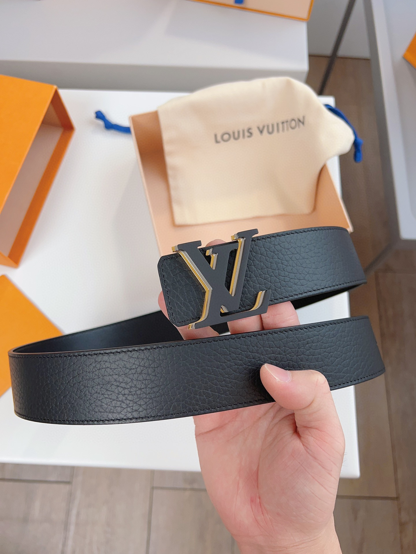 루이비통 Louis Vuitton 벨트 40mm