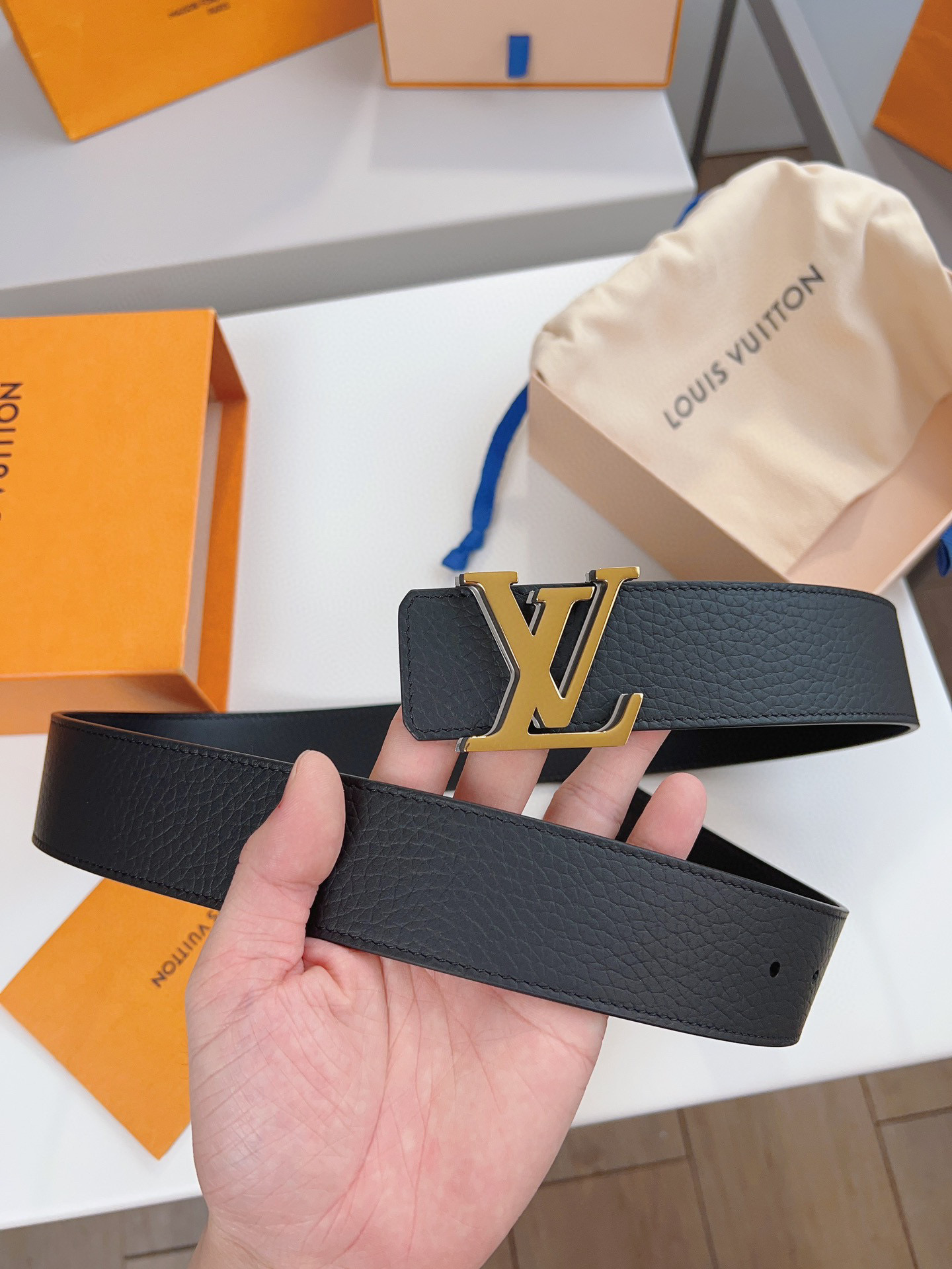 루이비통 Louis Vuitton 벨트 40mm