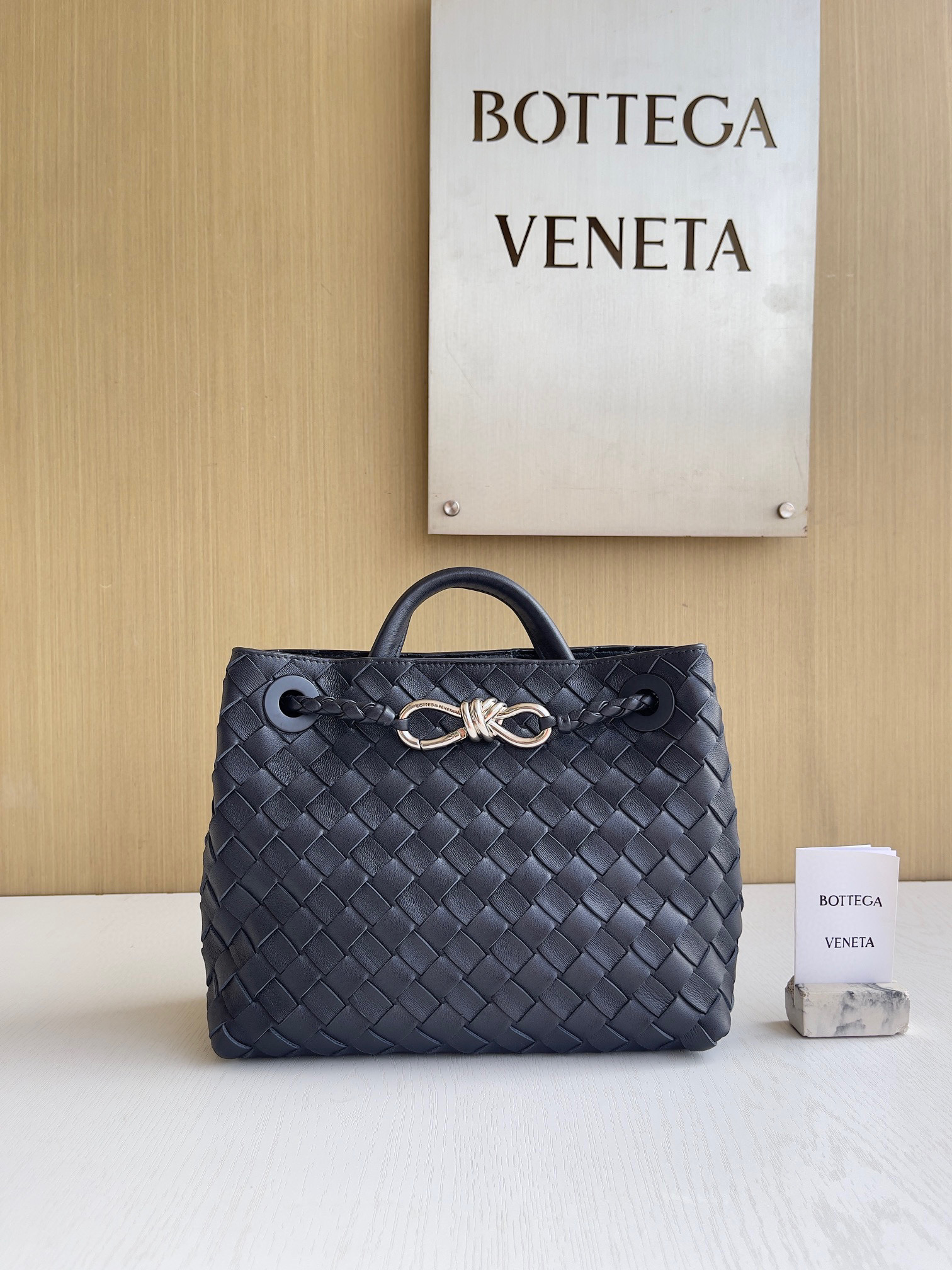 보테가베네타 Bottega Veneta 스몰 안디아모 Andiamo 743568