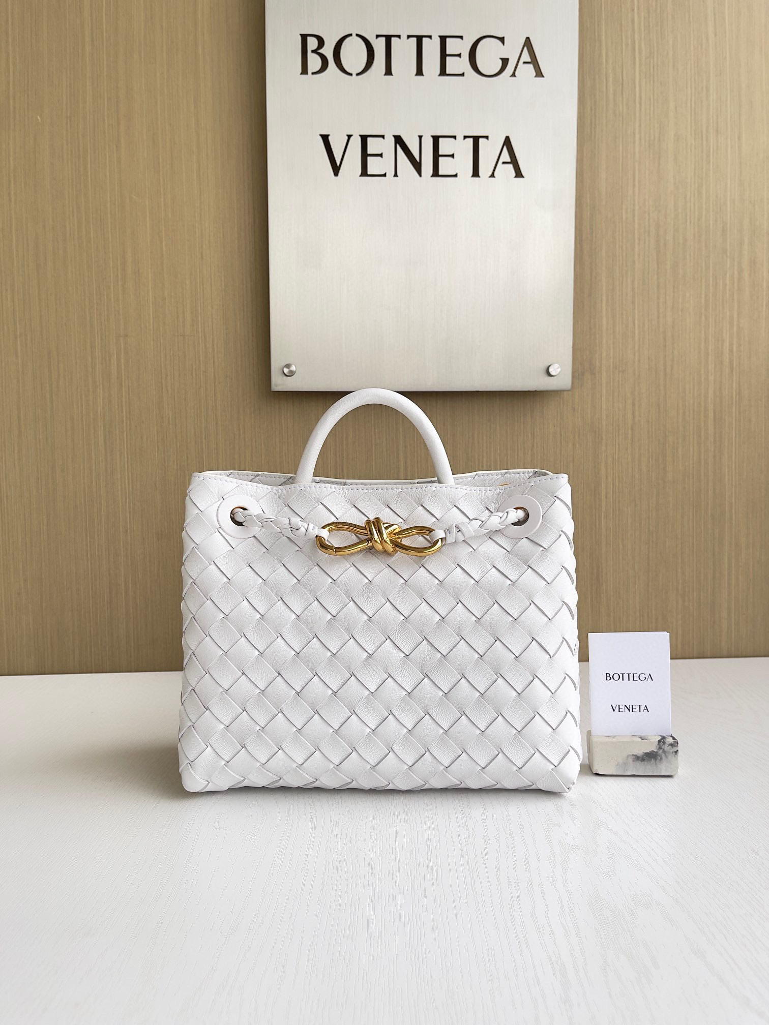 보테가베네타 Bottega Veneta 스몰 안디아모 Andiamo 743568