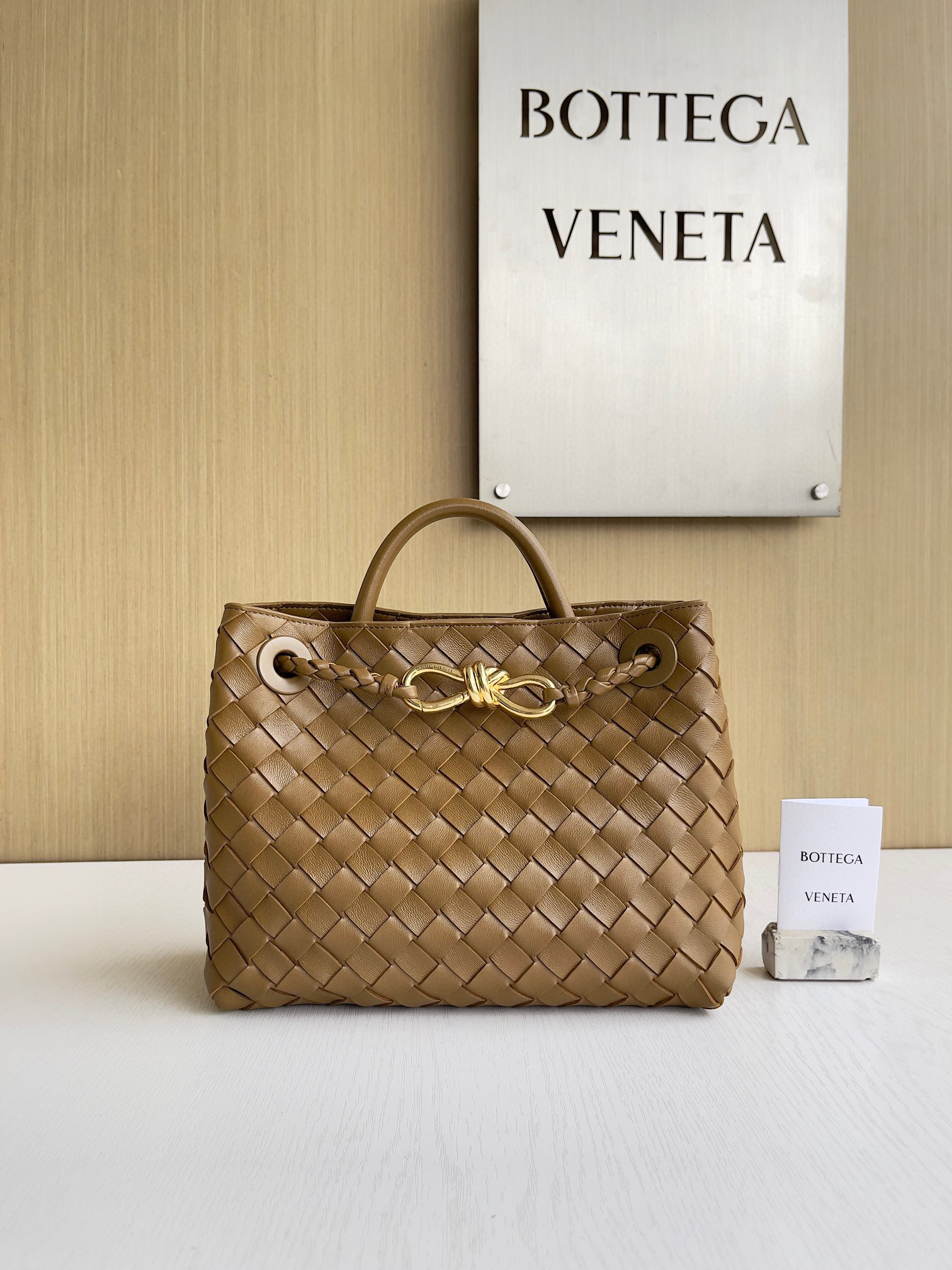 보테가베네타 Bottega Veneta 스몰 안디아모 Andiamo 743568 25cm