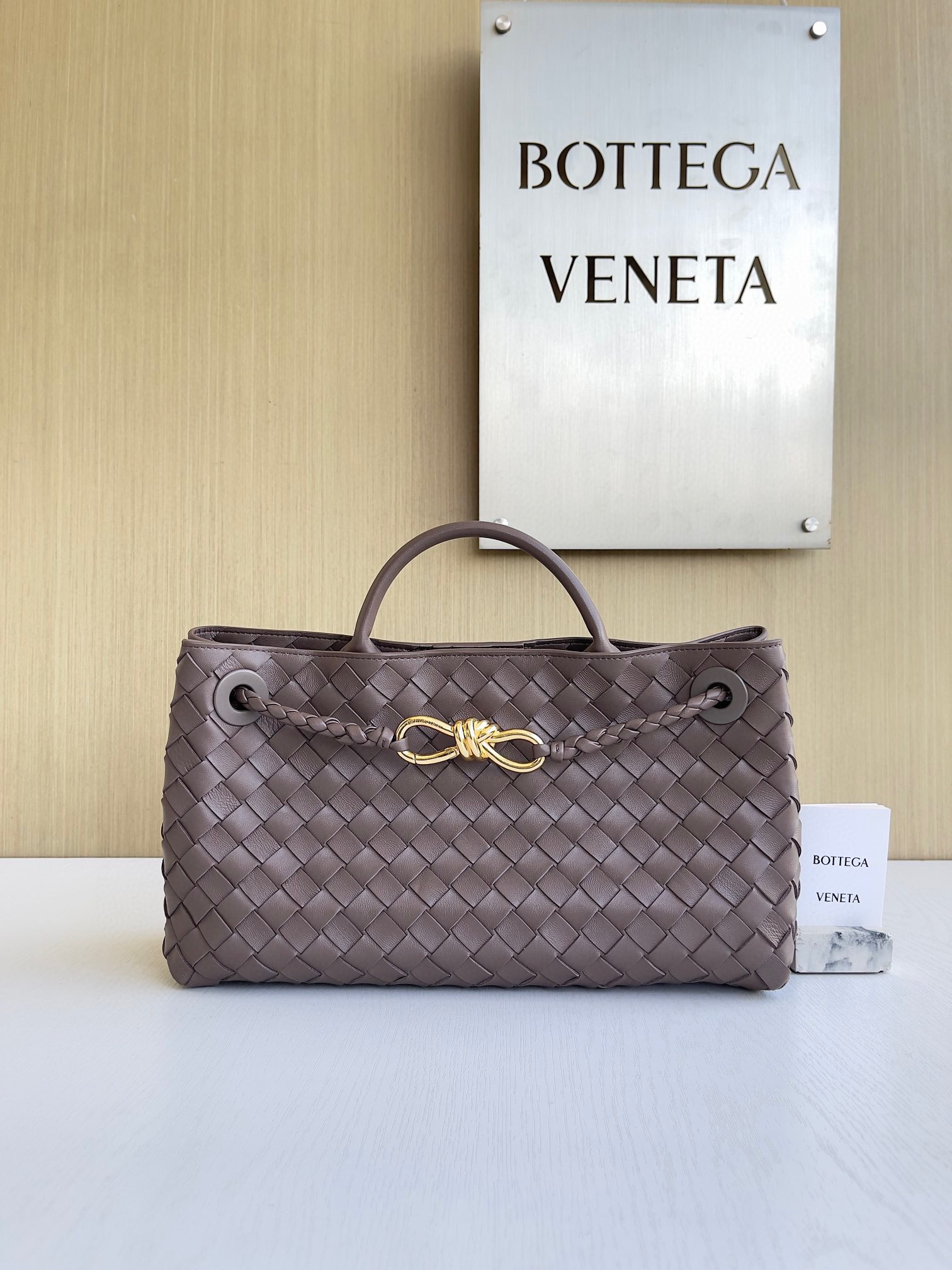 보테가베네타 Bottega Veneta 스몰 E/W 안디아모 Andiamo 754990 29cm
