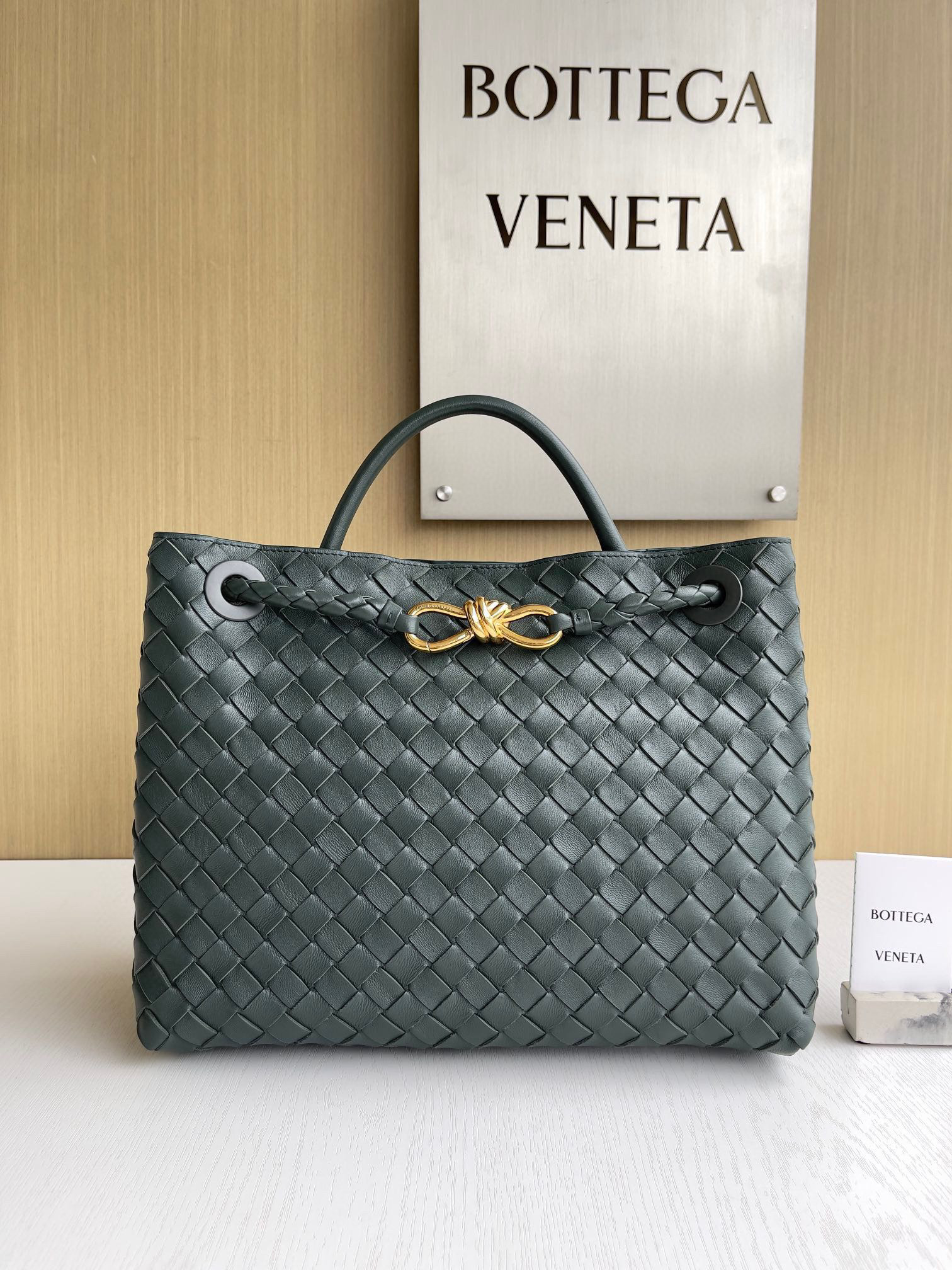 보테가베네타 Bottega Veneta 스몰 안디아모 Andiamo 743572