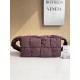 보테가베네타 Bottega Veneta 패디드 테크 카세트 백 Cassette 628951