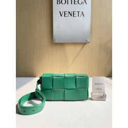 보테가베네타 Bottega Veneta Cassette 카세트 639367