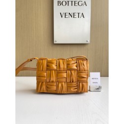 보테가베네타 Bottega Veneta 카세트 Cassette 717089
