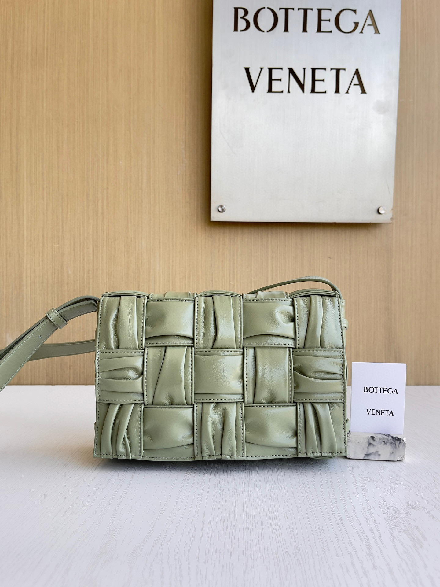 보테가베네타 Bottega Veneta 카세트 Cassette 717089