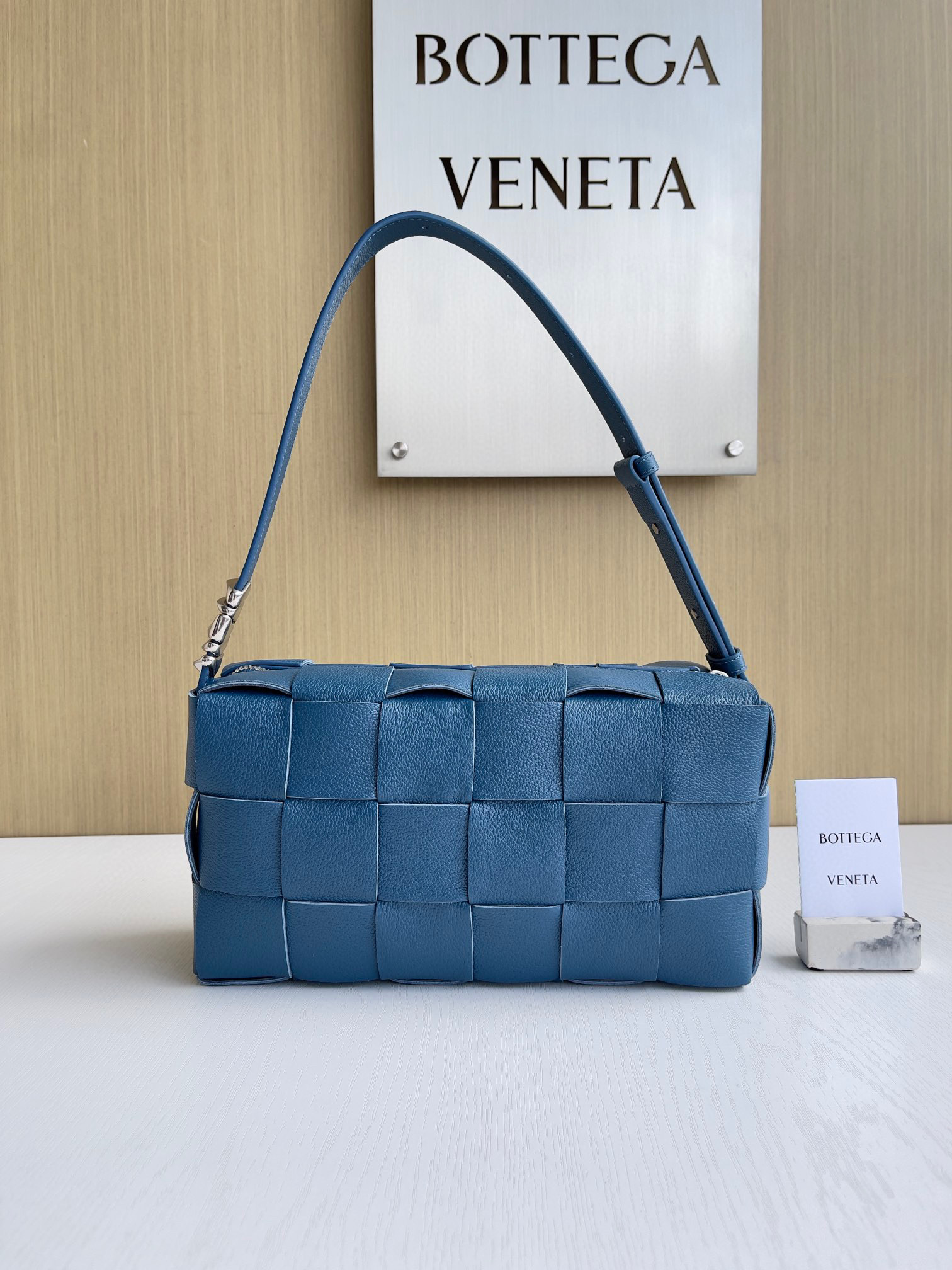 보테가베네타 Bottega Veneta 브릭 카세트 Brick Cassette 709360