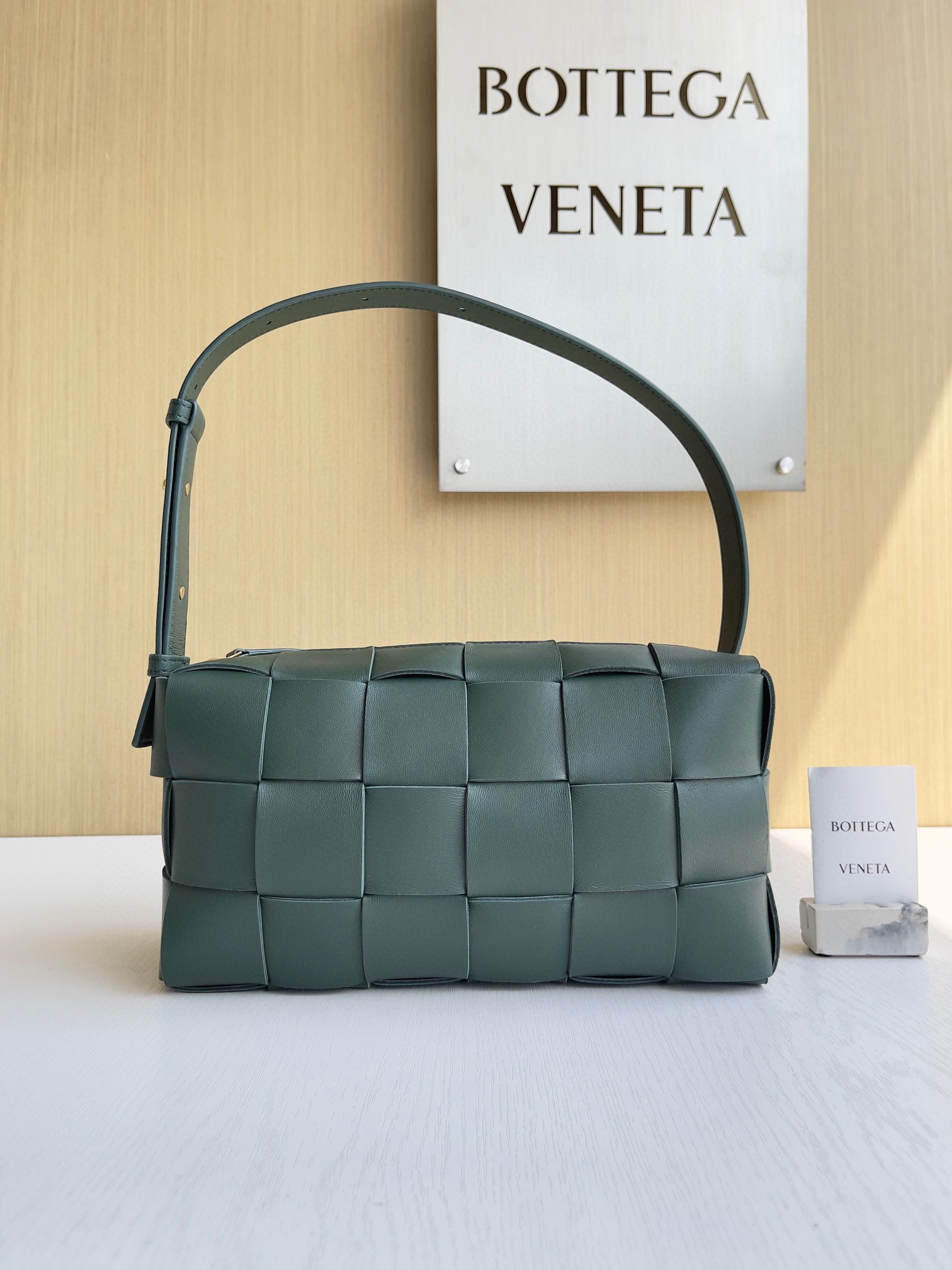 보테가베네타 Bottega Veneta 브릭 카세트 Brick Cassette 709360