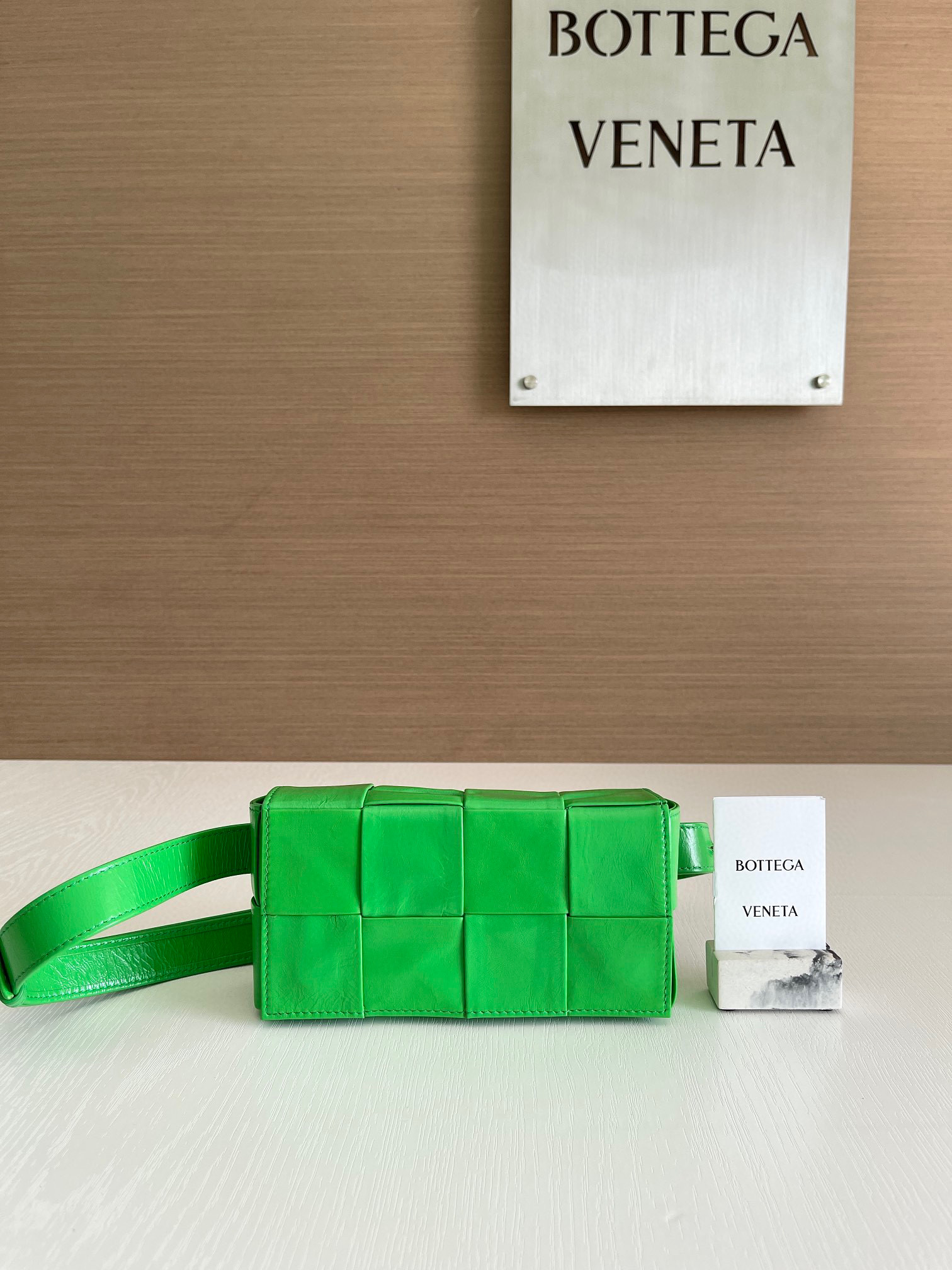 보테가베네타 Bottega Veneta 카세트 벨트 백 Cassette 651053