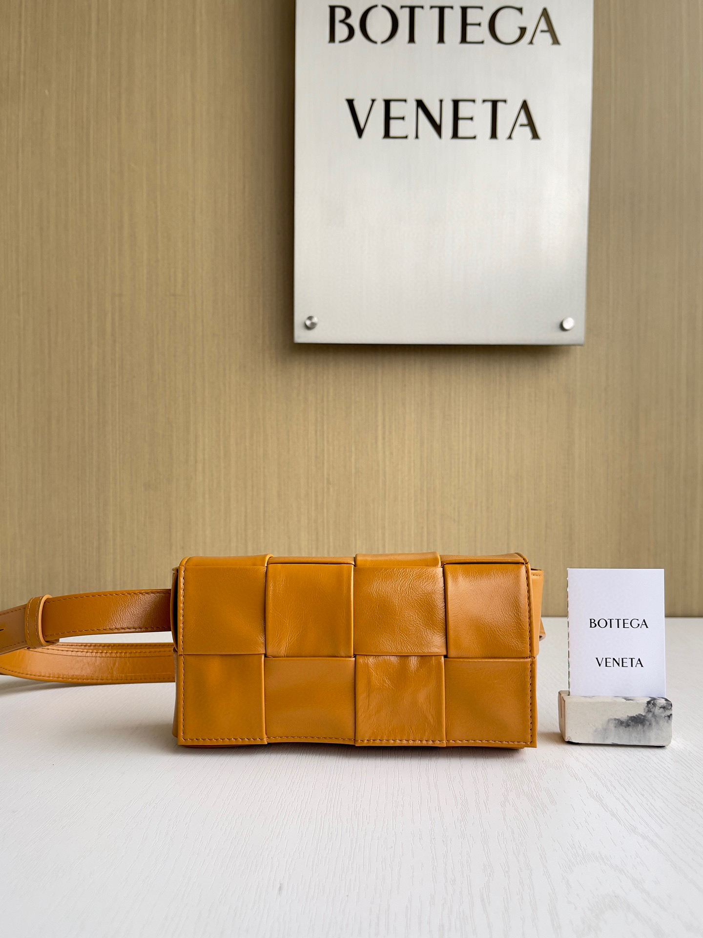 보테가베네타 Bottega Veneta 카세트 벨트 백 Cassette 651053