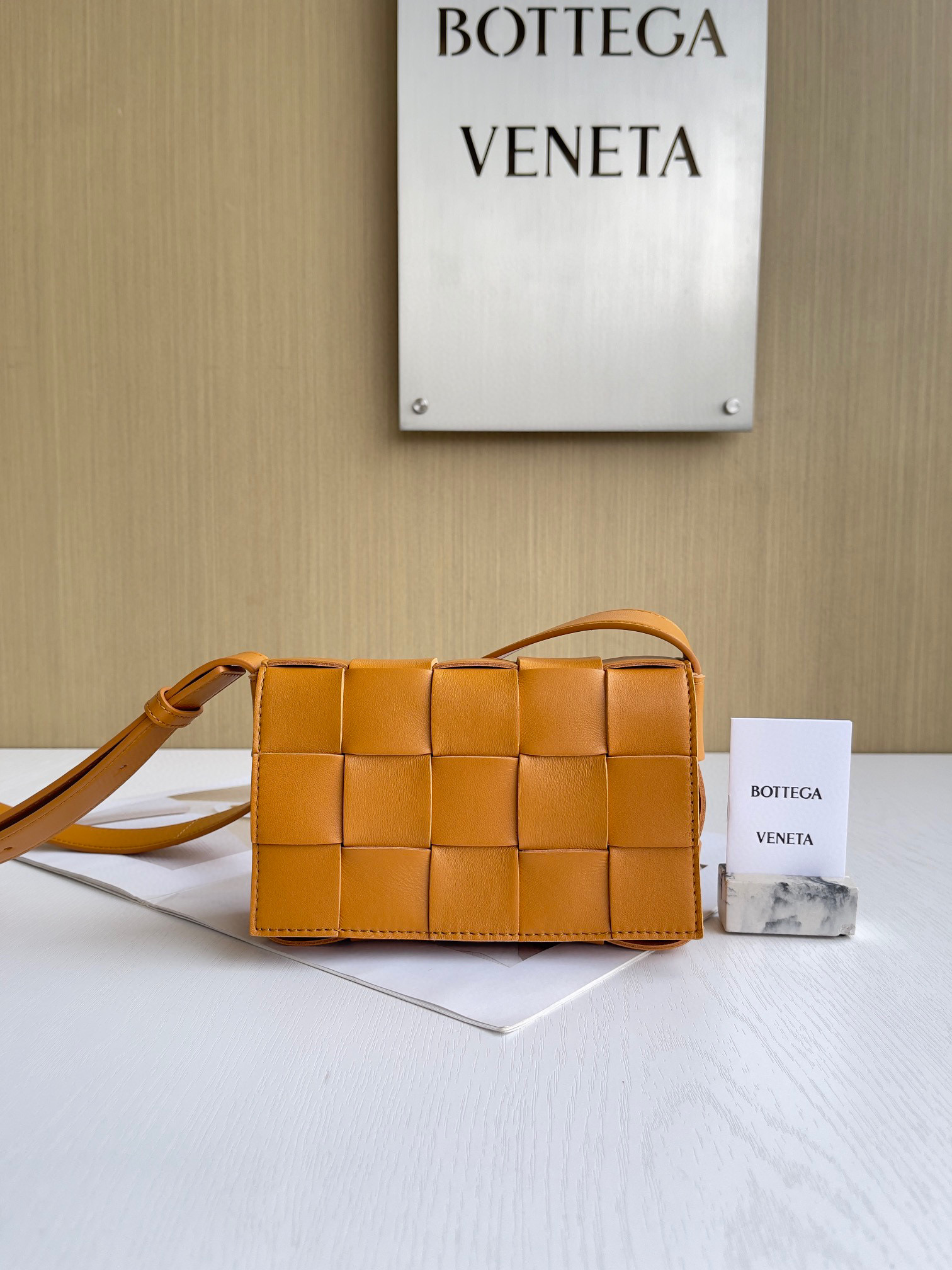 보테가베네타 Bottega Veneta 스몰 카세트 Cassette 730848