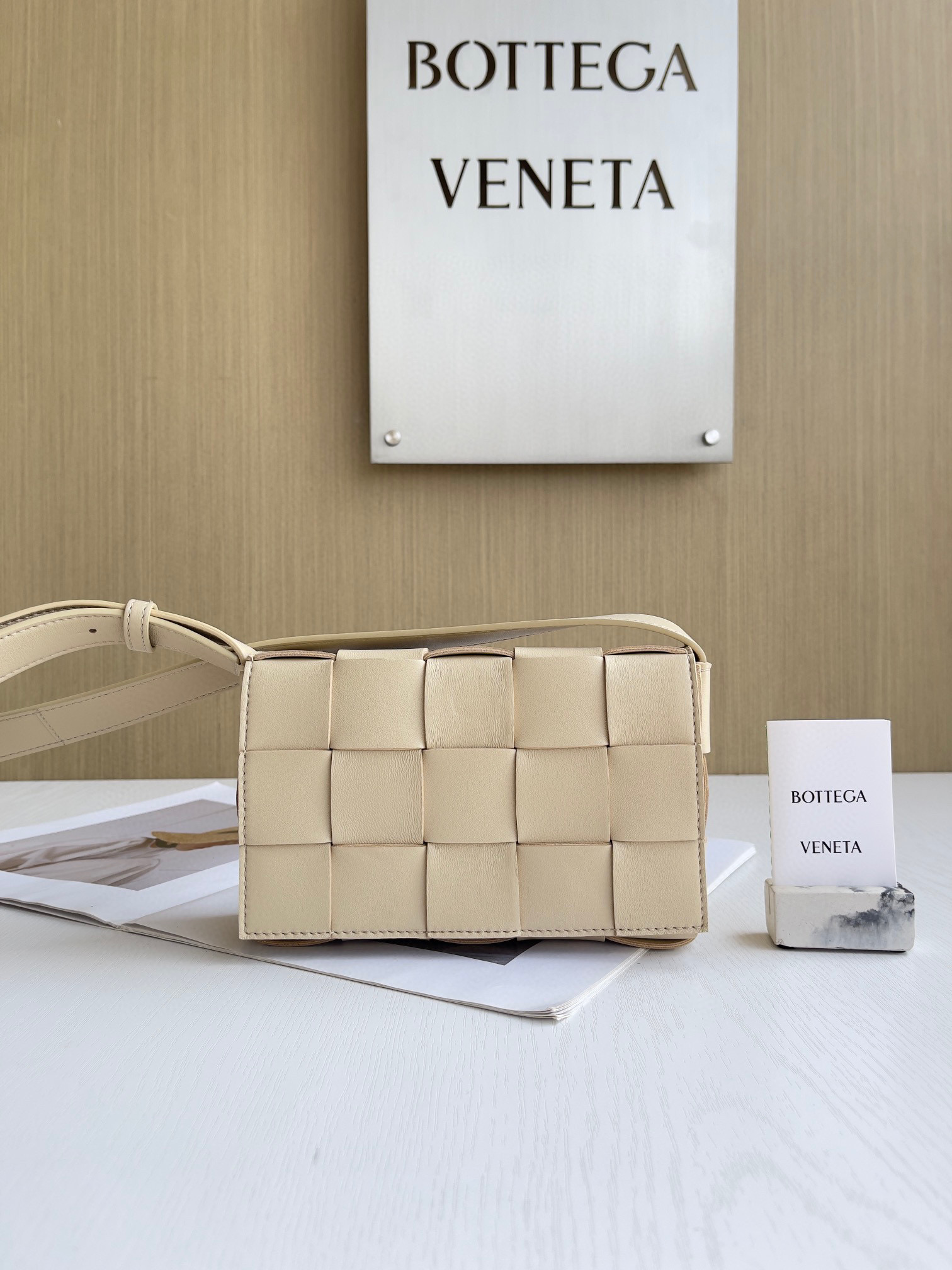 보테가베네타 Bottega Veneta 스몰 카세트 Cassette 730848