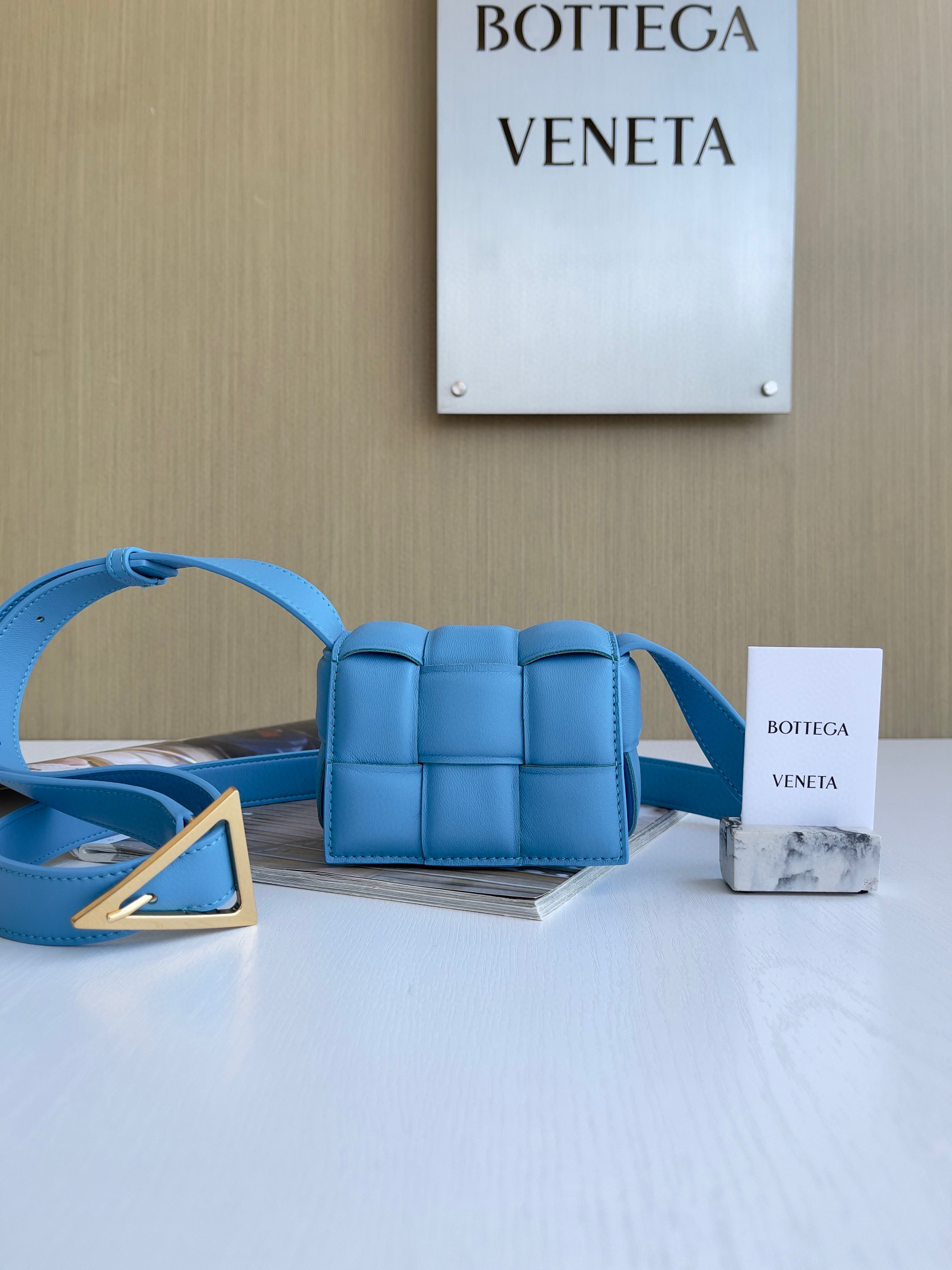 보테가베네타 Bottega Veneta 카세트백 Cassette 716648