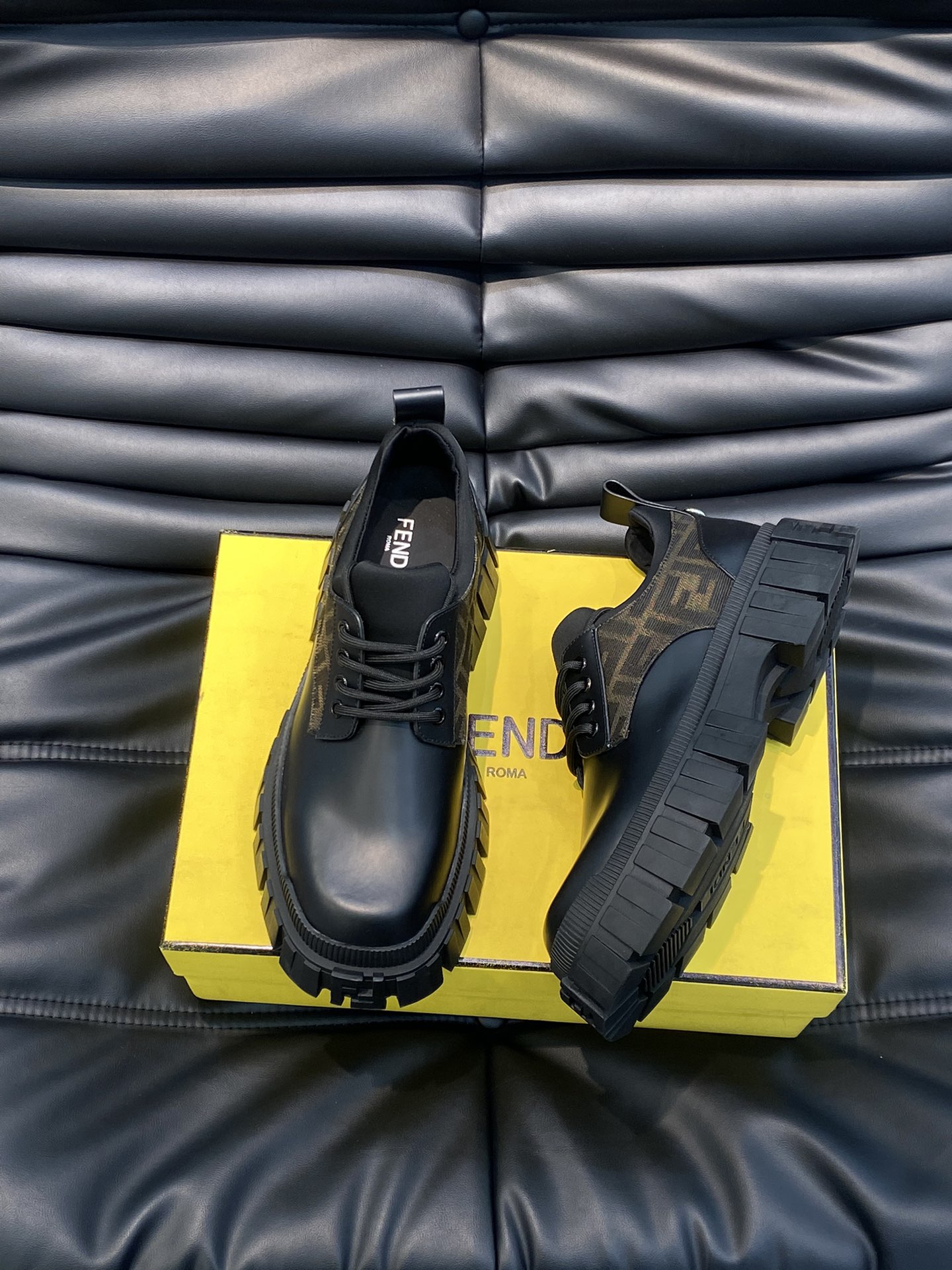 펜디 FENDI 스니커즈