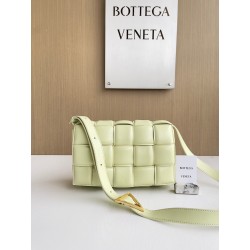 보테가 베네타 Bottega Veneta 해초의 황색 Cassette 591970