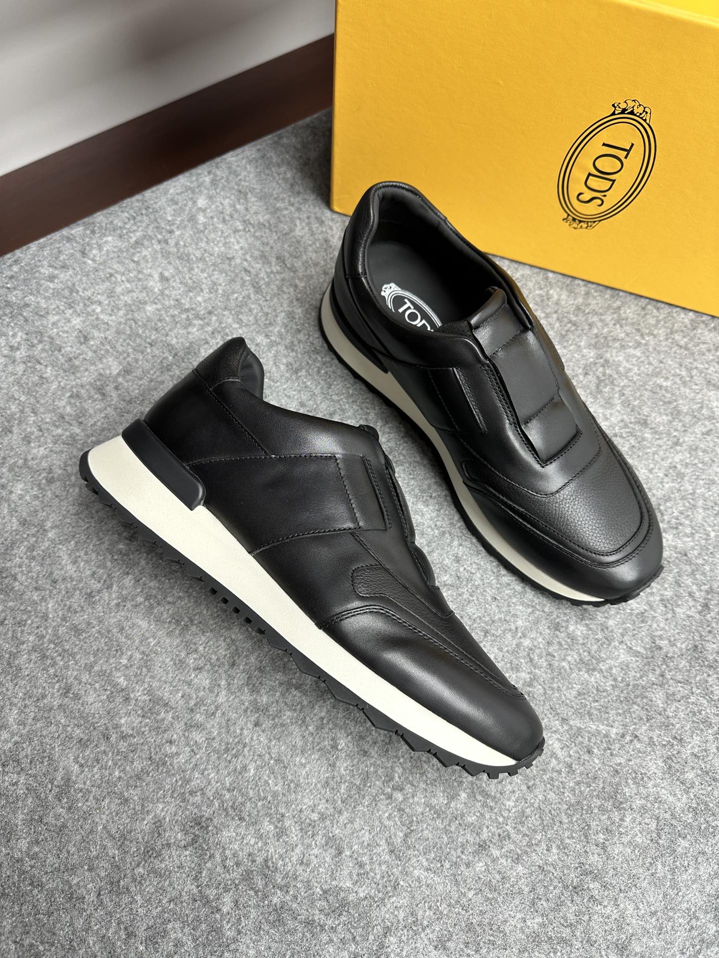 토즈 TOD'S 스니커즈