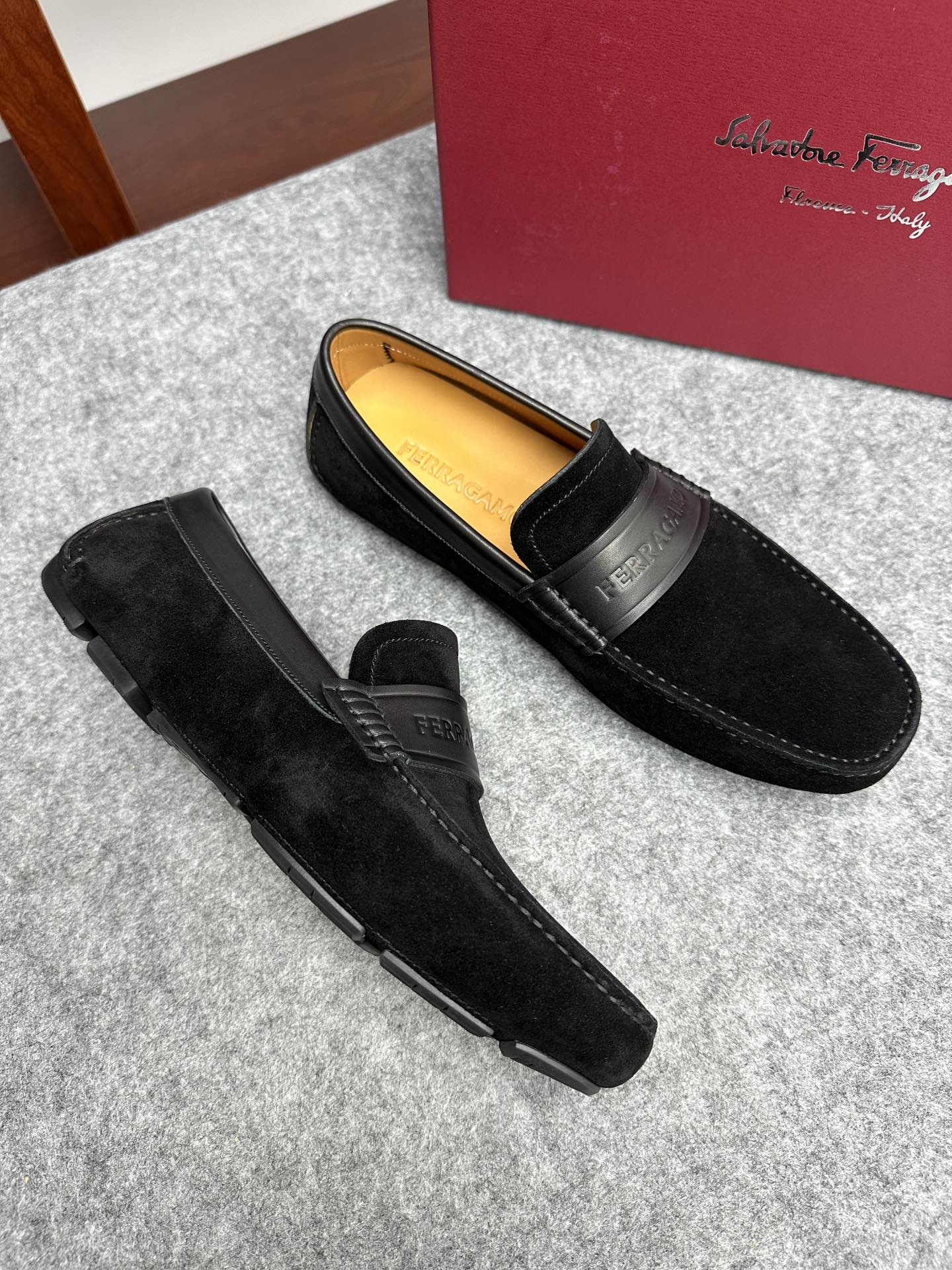 살바토레 페라가모 Salvatore Ferragamo 로퍼