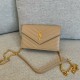 생로랑 Saint laurent/YSL 393953 WOC 그랑 드 뿌드르 엠보스드 레더 카산드라 마틀라세 엔벨로프 체인 지갑 다크 베이지 19CM
