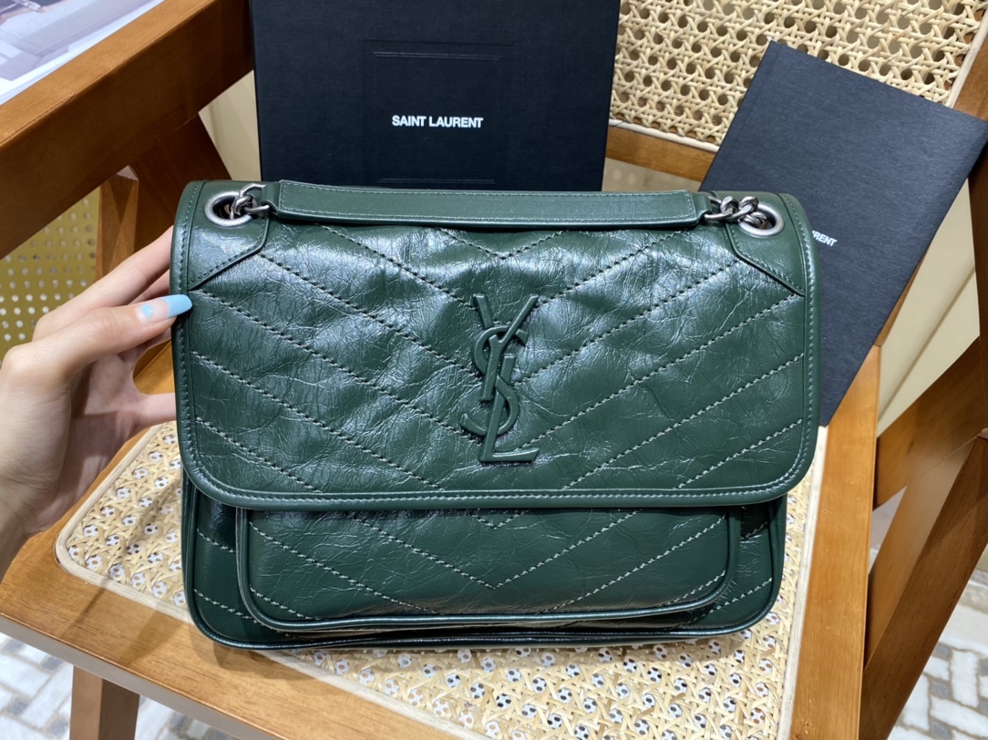 생로랑 Saint laurent/YSL 633158 니키 미디움 체인 백 크링클 빈티지 레더 느와르 28CM