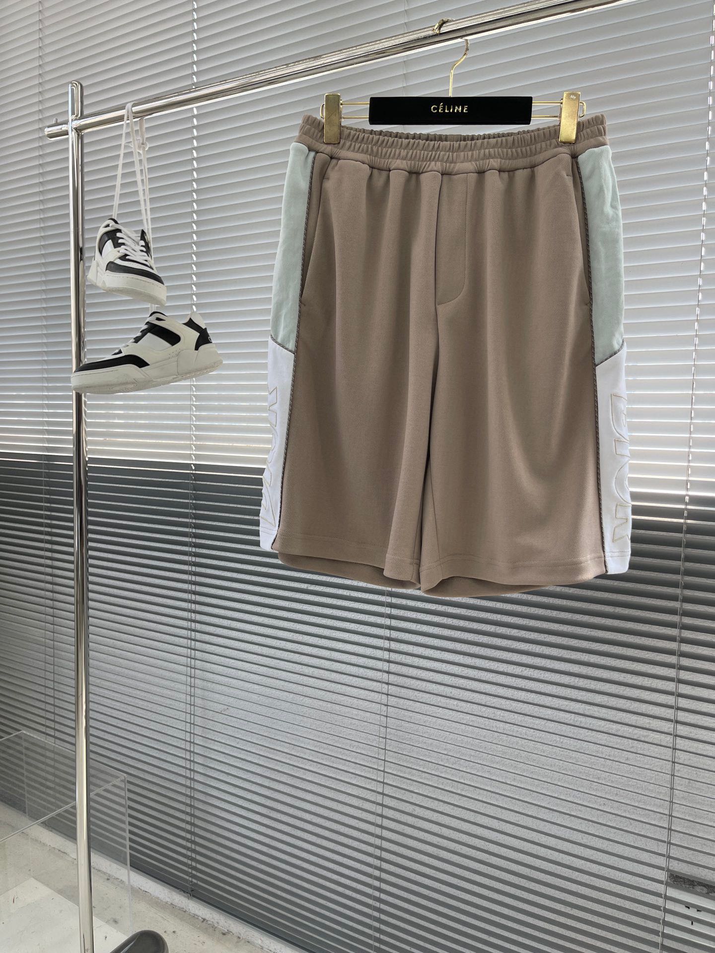 디올 Dior 반바지
