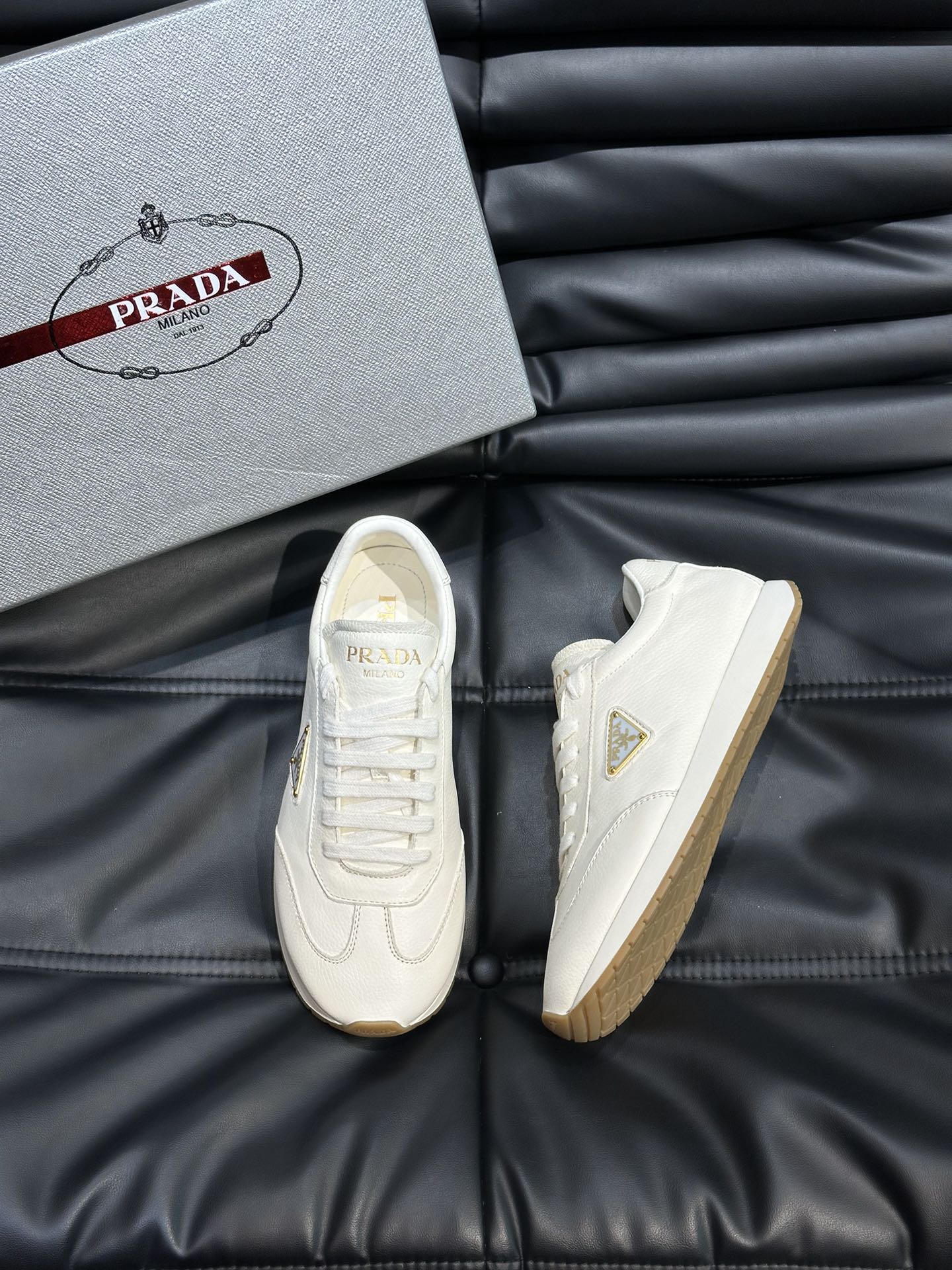 프라다 Prada 스니커즈