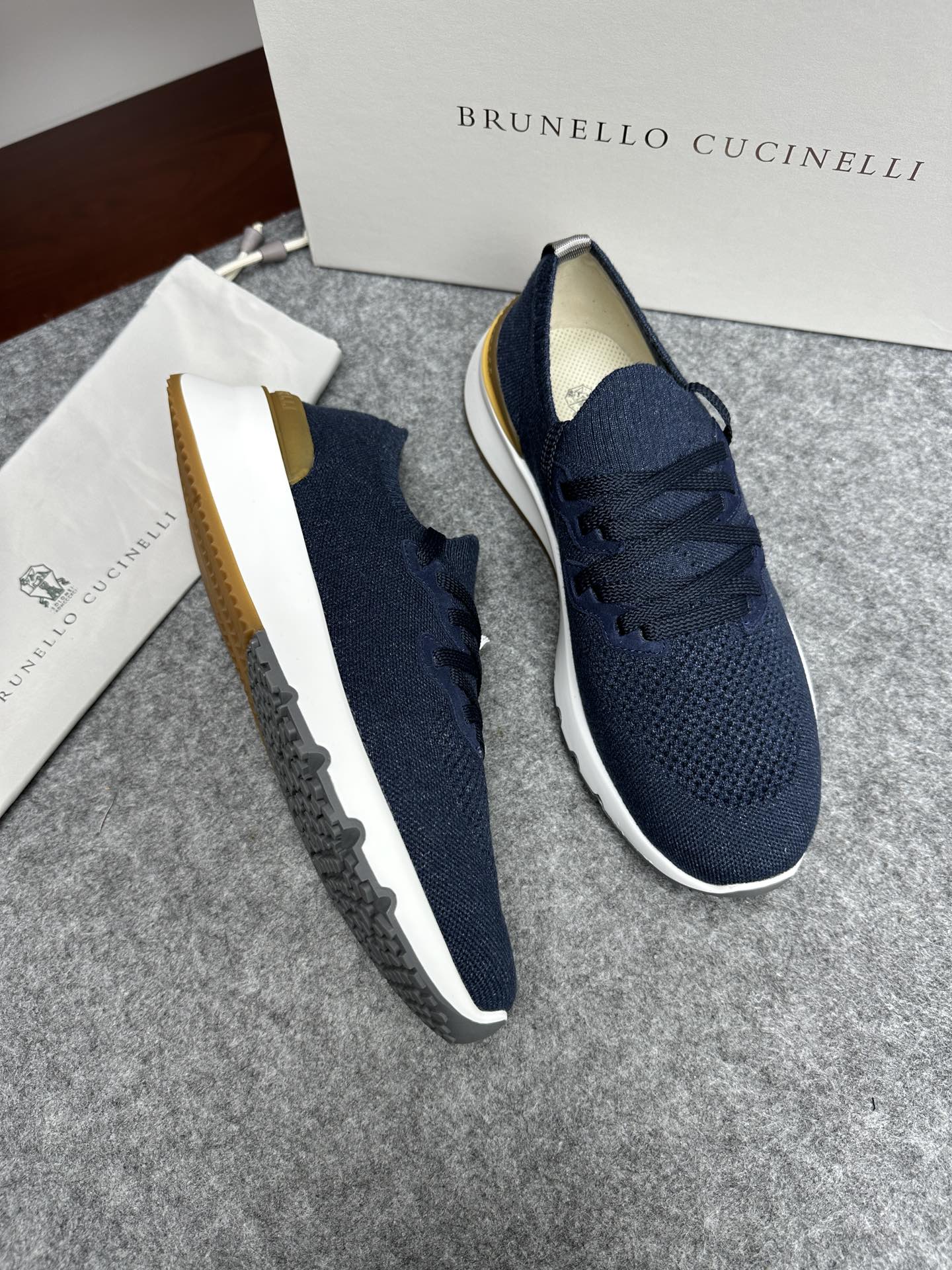 브루넬로 쿠치넬리 Brunello Cucineli 스니커즈