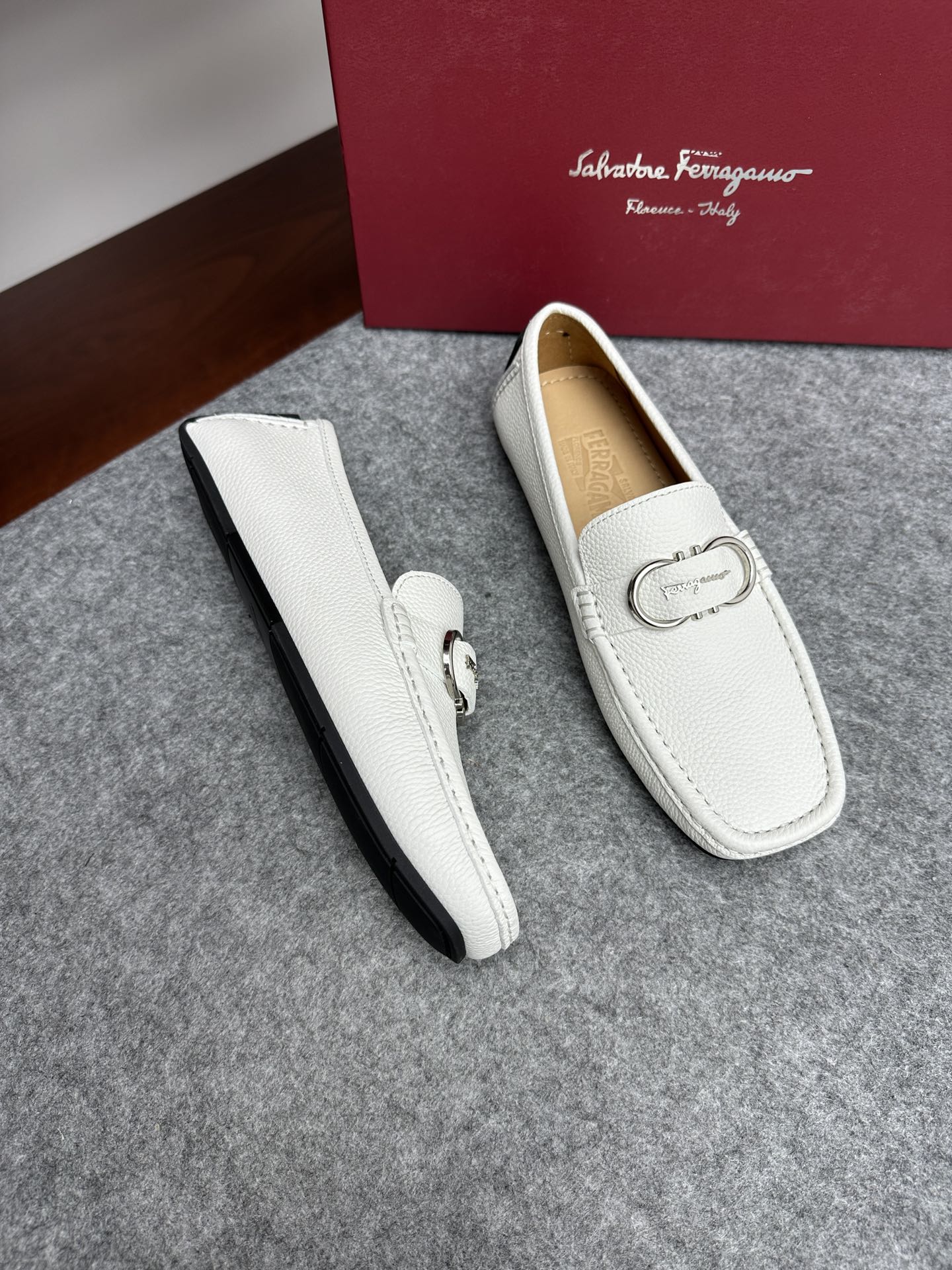 살바토레 페라가모 Salvatore Ferragamo 로퍼