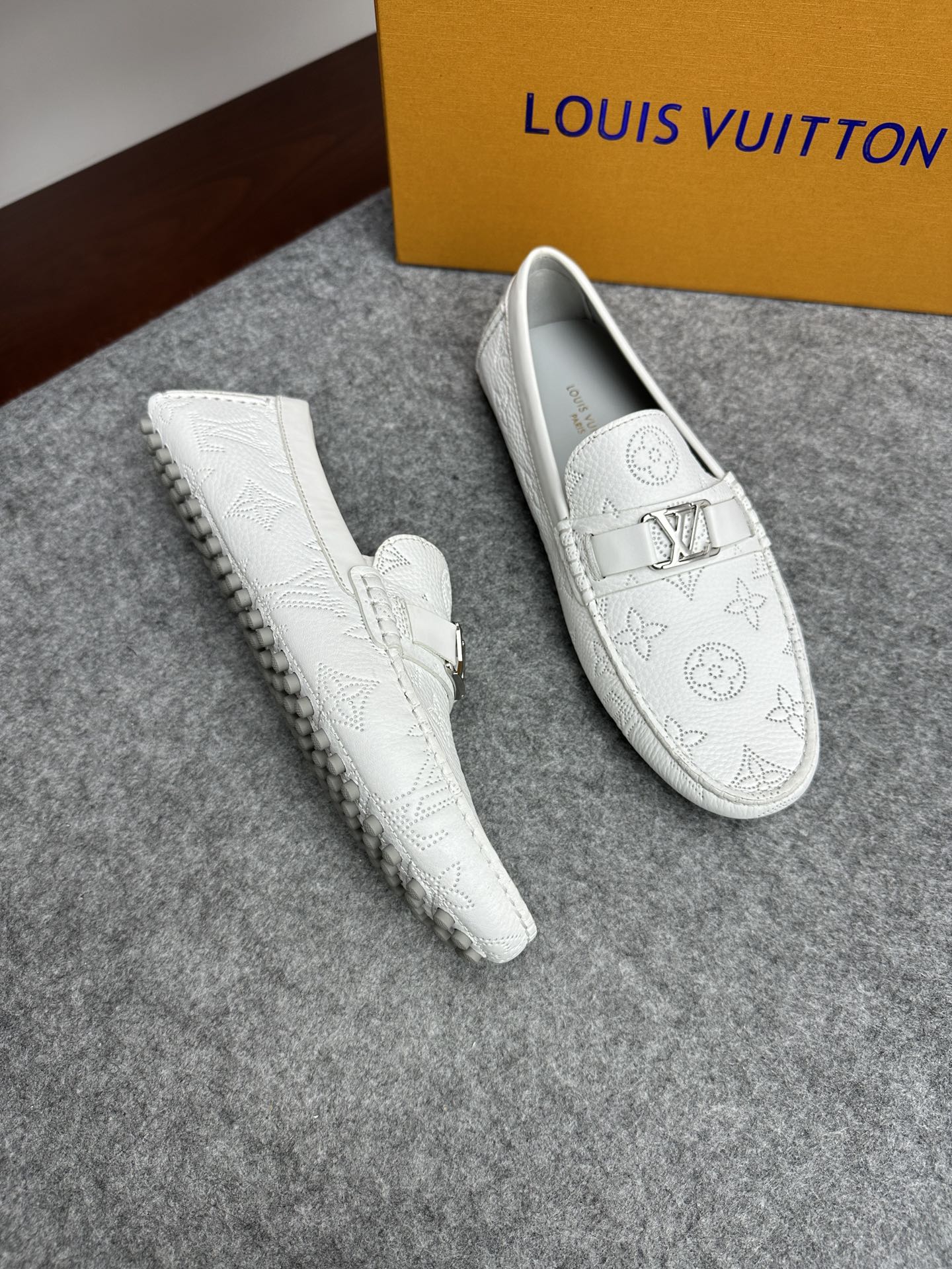 루이비통 Louis Vuitton 로퍼