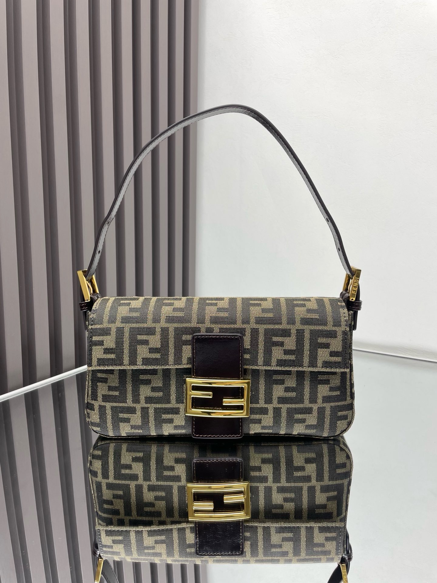 펜디 FENDI  8009 숄더백  26CM