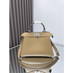 펜디 FENDI 327 ICONIC PEEKABOO ISEEU 탑 핸들백 27CM