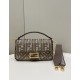 펜디 FENDI Baguette 600 크로스 백 26CM