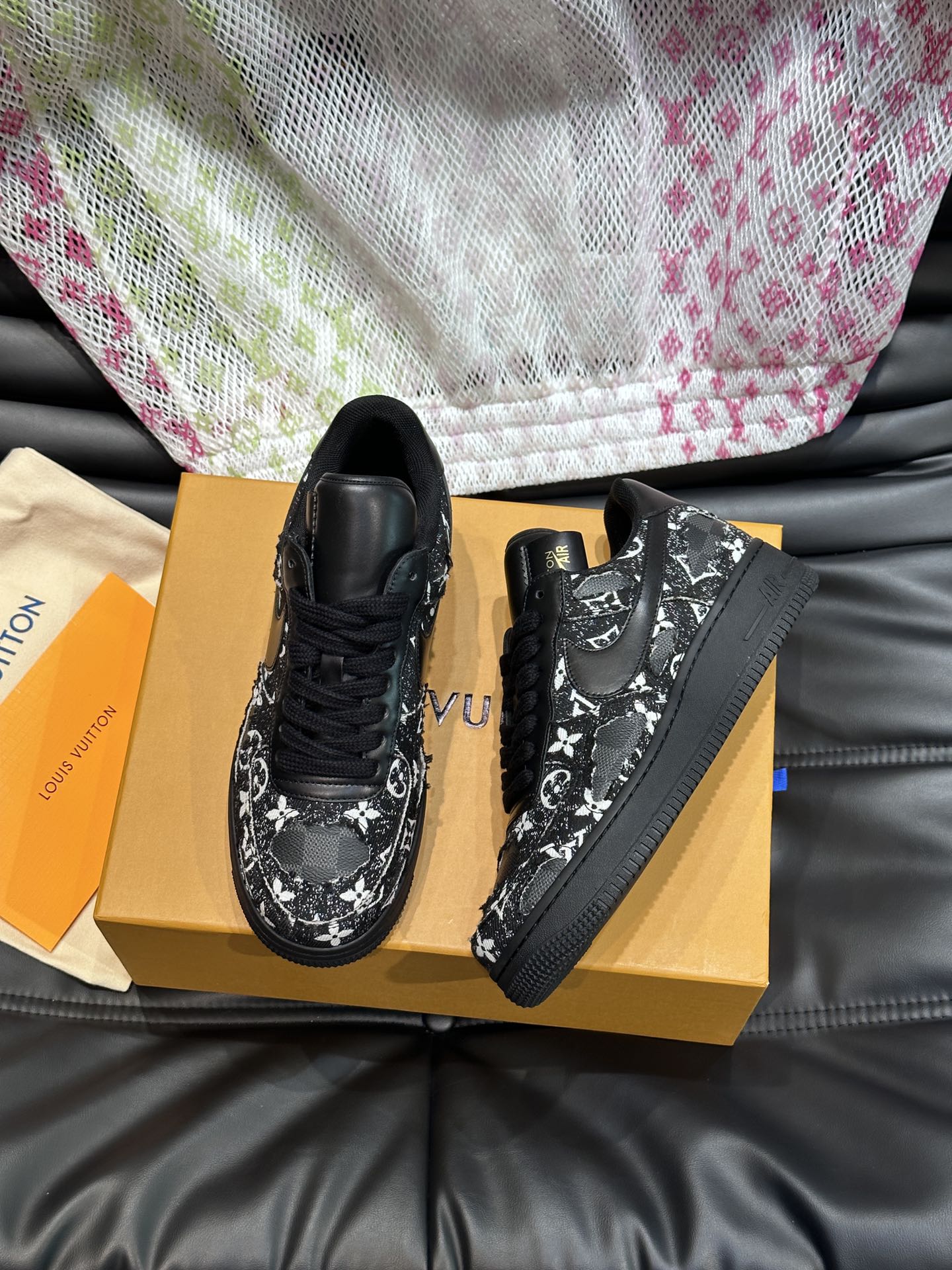 루이비통 Louis Vuitton 스니커즈